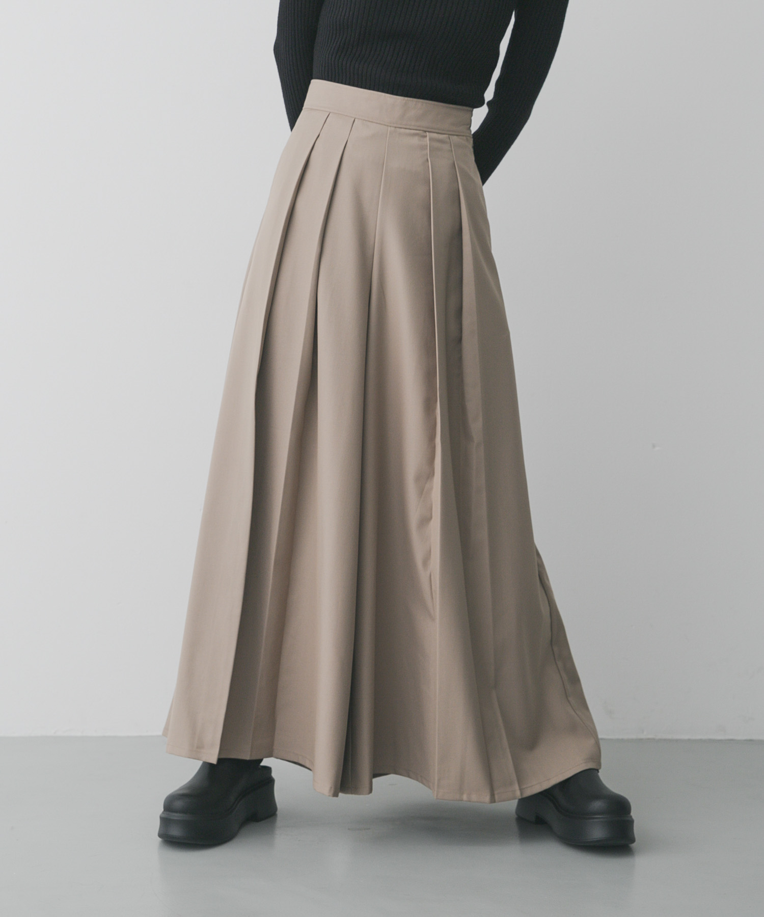 ハカマタックパンツ