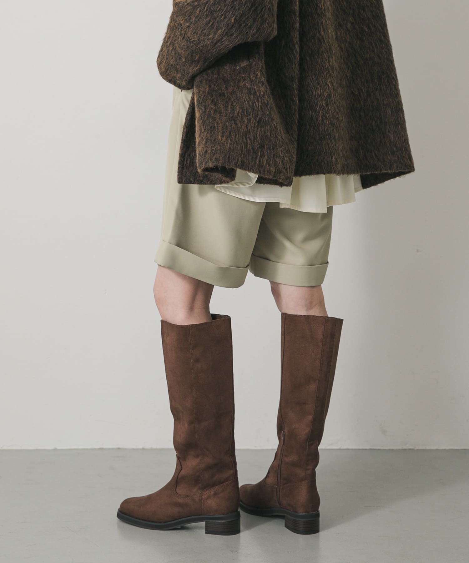 Y.BEIGE