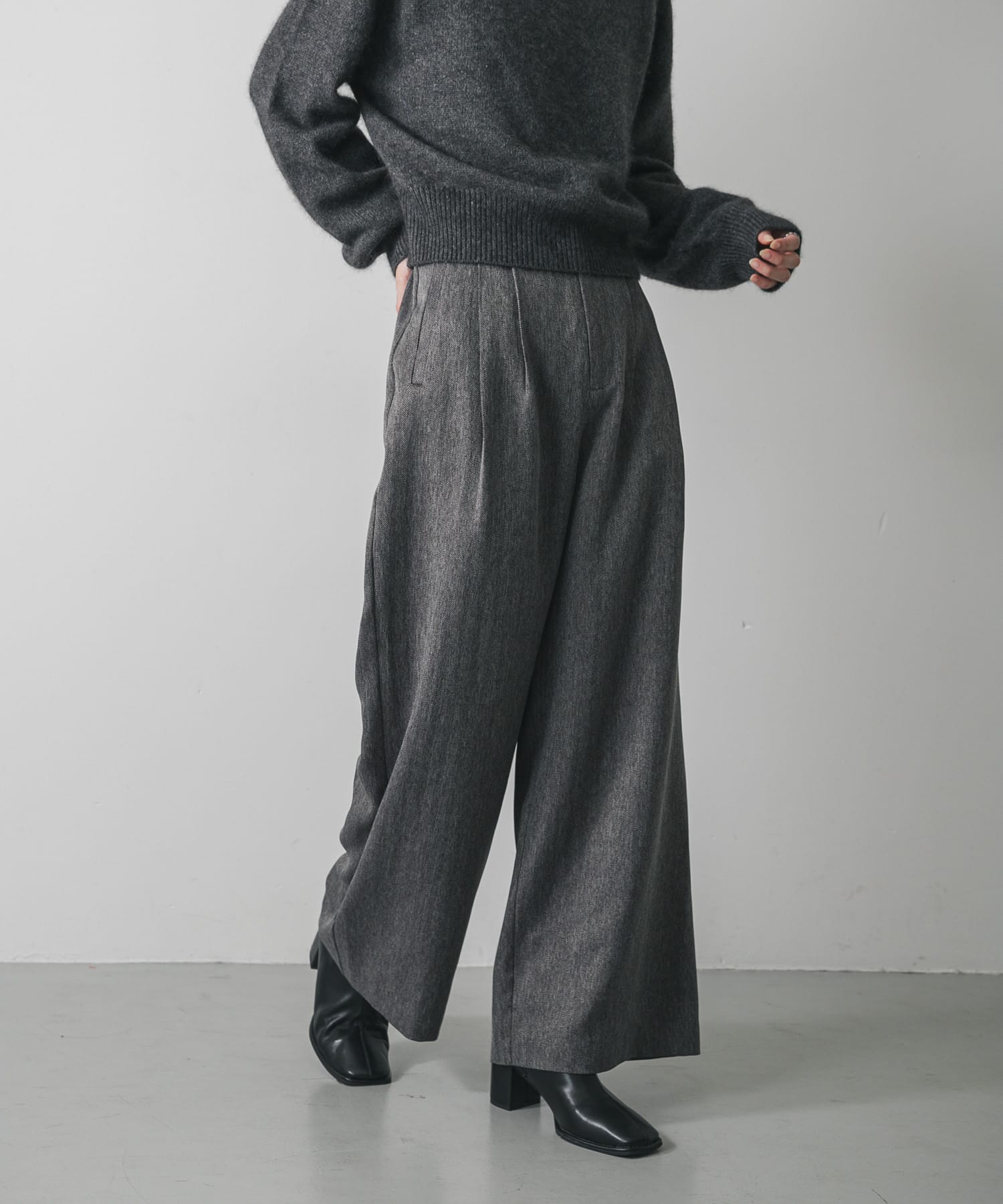ヘリンボーンタックパンツ(S CHARCOAL): ボトム｜URBAN RESEARCH公式