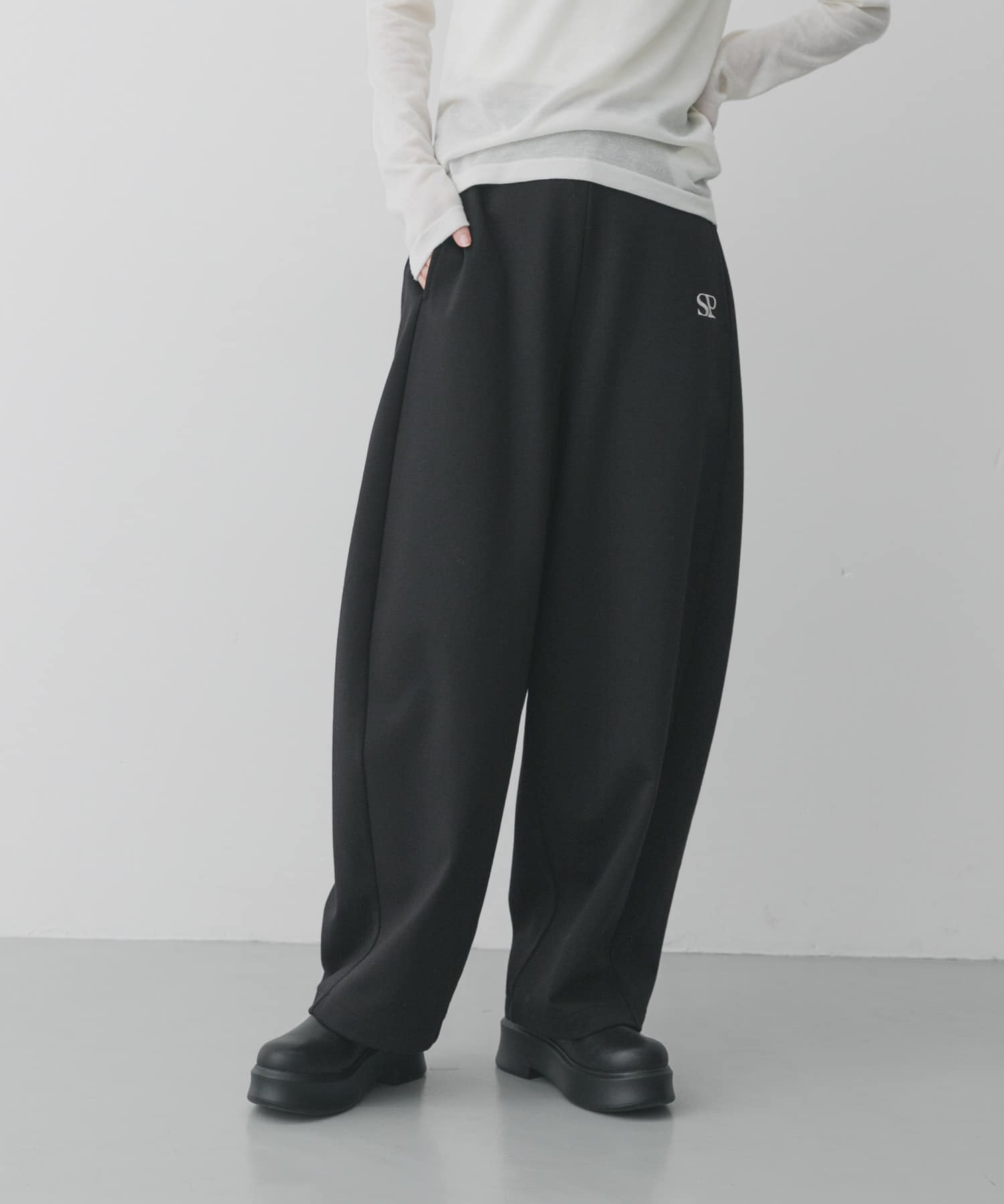 ワンポイントシシュウスウェットパンツ