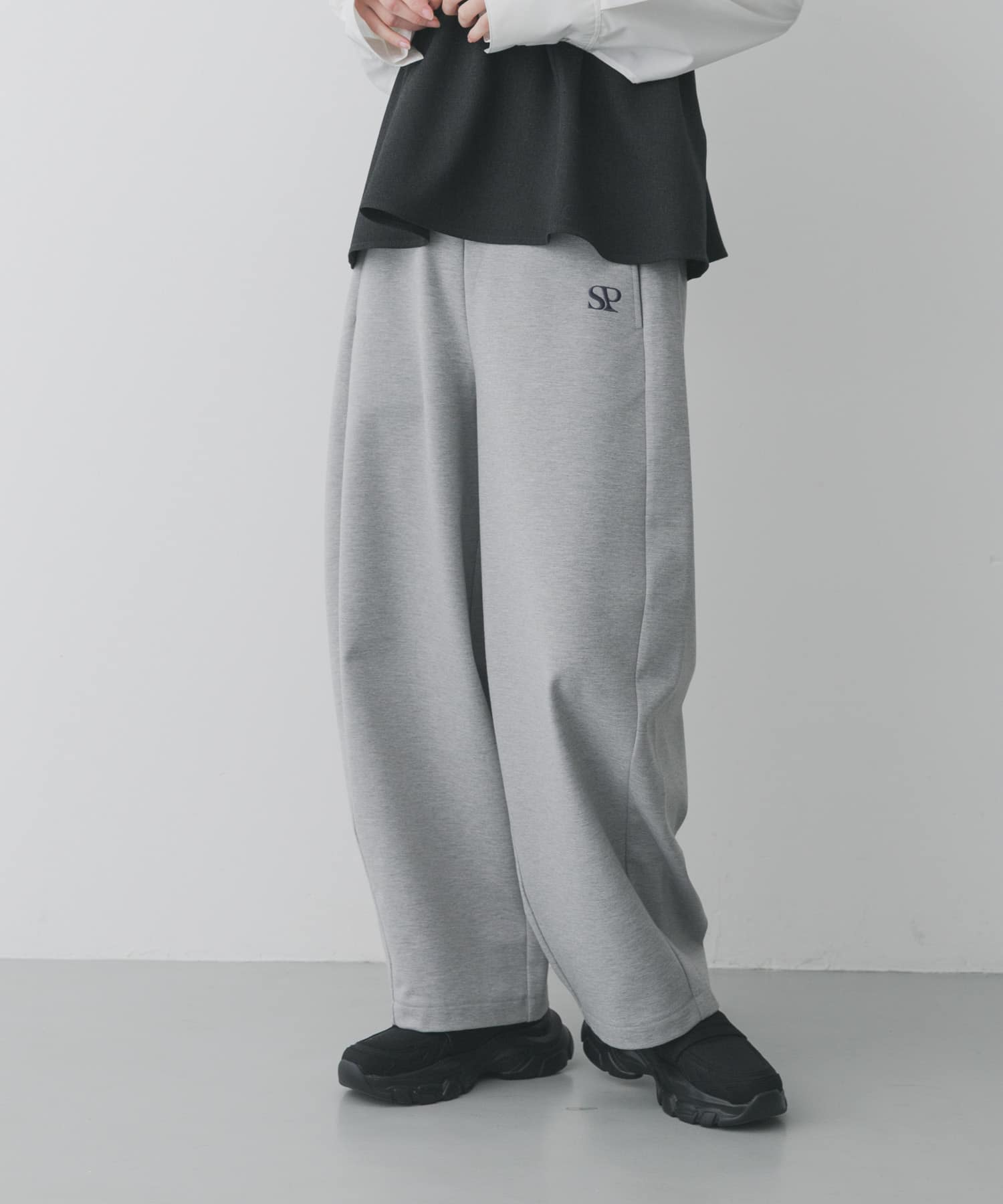 ワンポイントシシュウスウェットパンツ