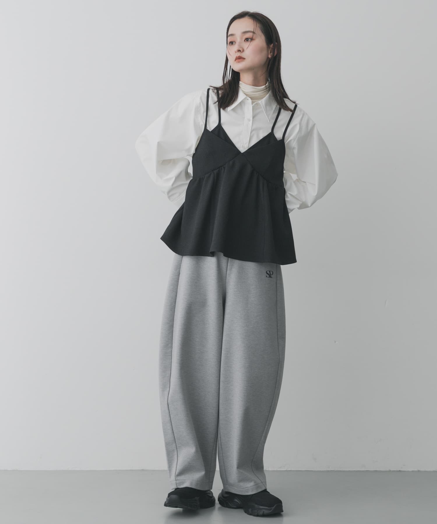 GRAY