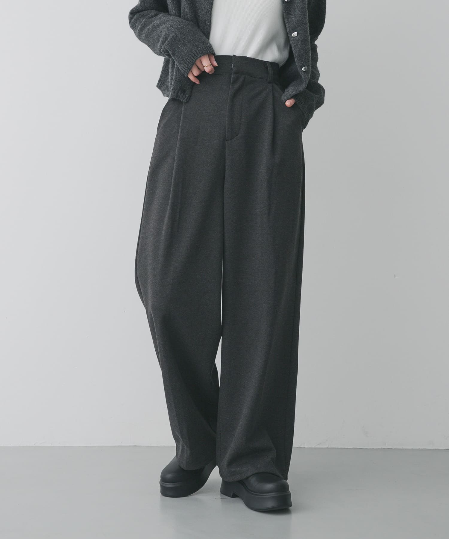 『BLACK, TALLサイズ/WEB限定』ジャージーストレートスラックス