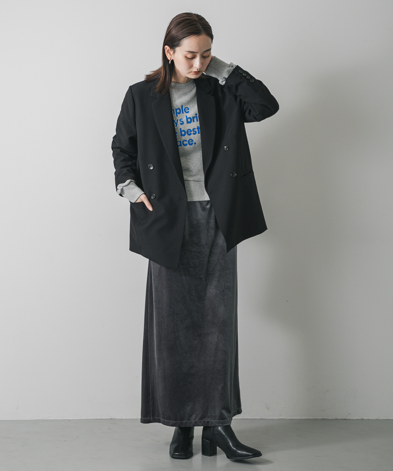 GRAY