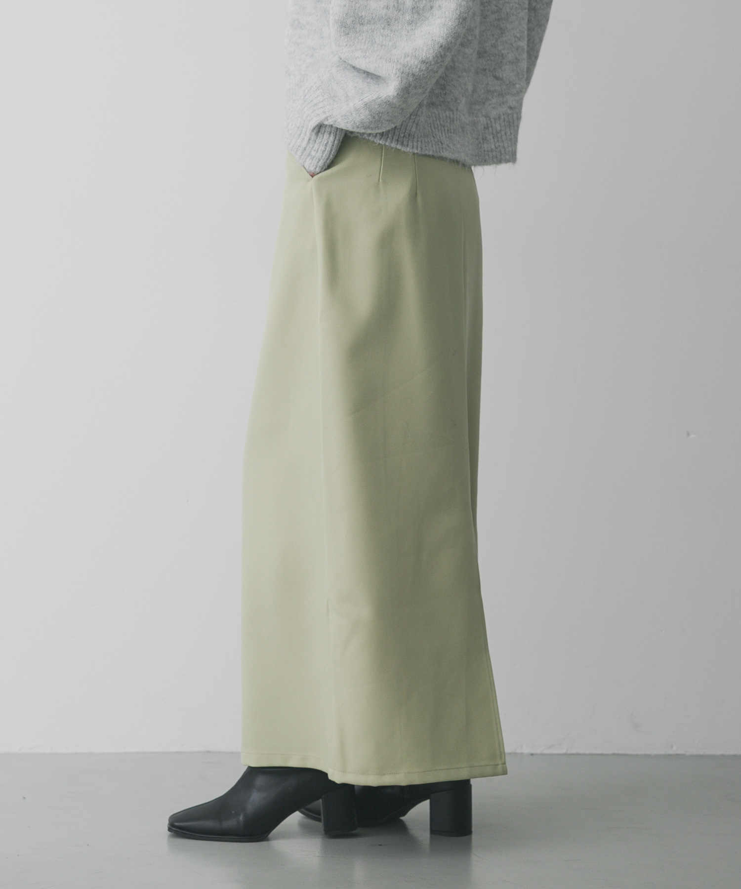 ベルトデザインペンシルスカート