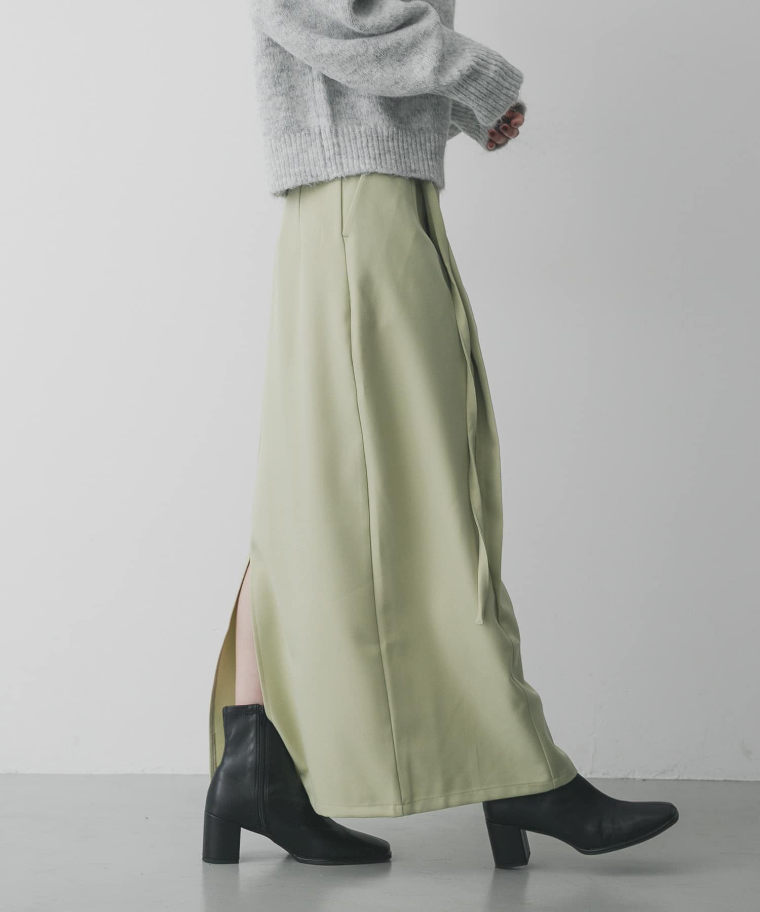 Y.BEIGE