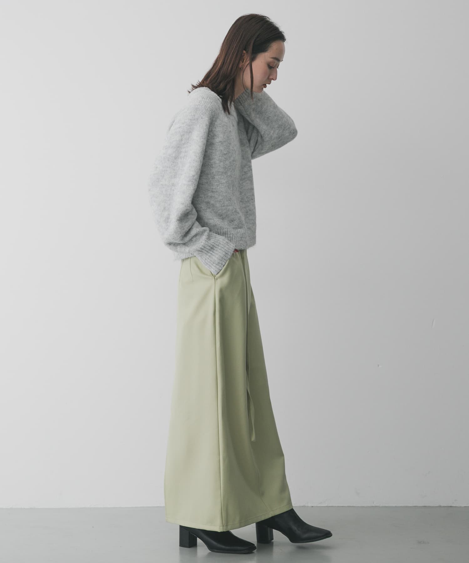 Y.BEIGE