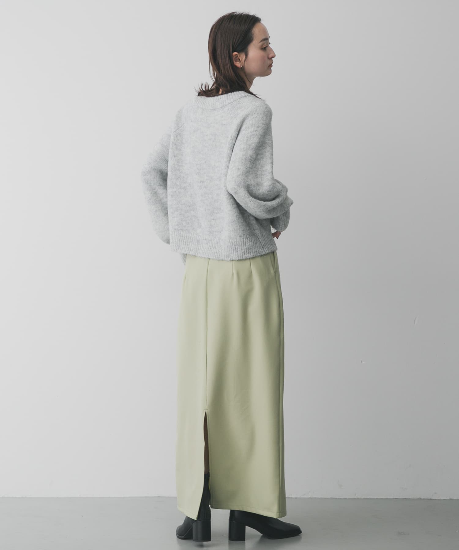 Y.BEIGE