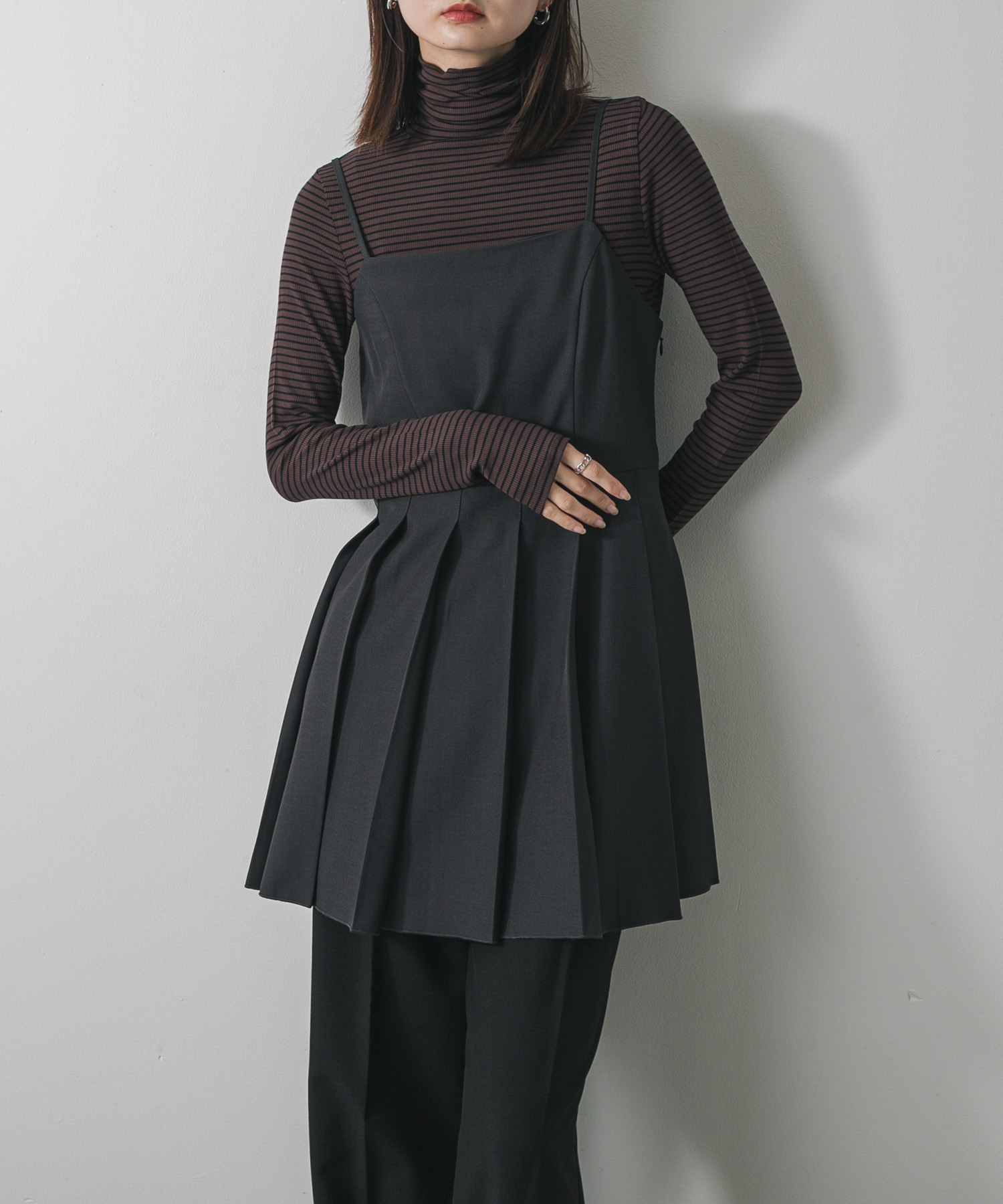 プリーツミニキャミワンピース