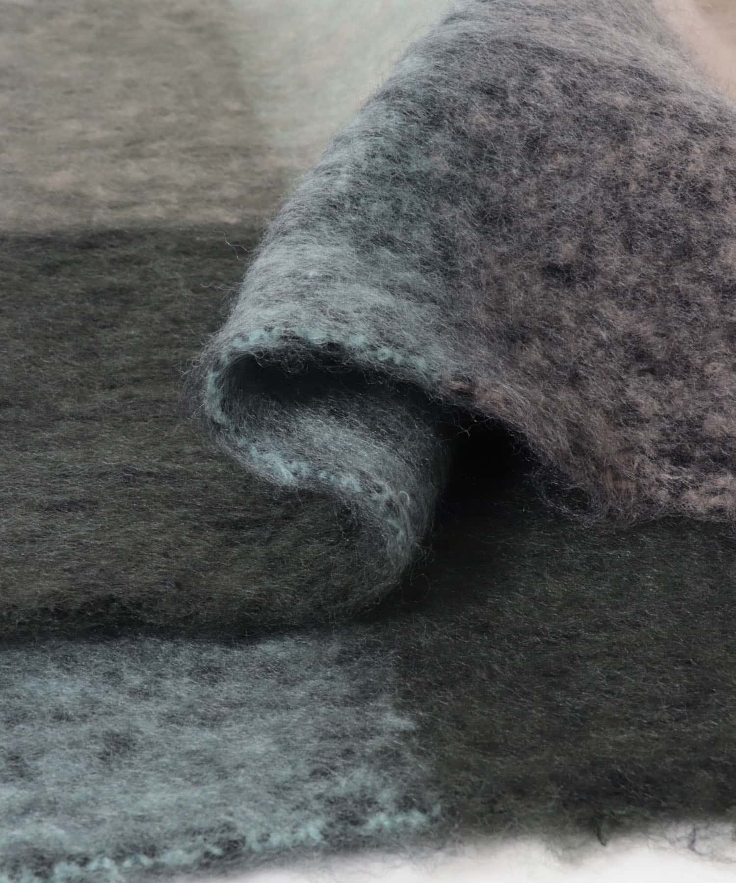 ボリュームチェックストール GRAY One