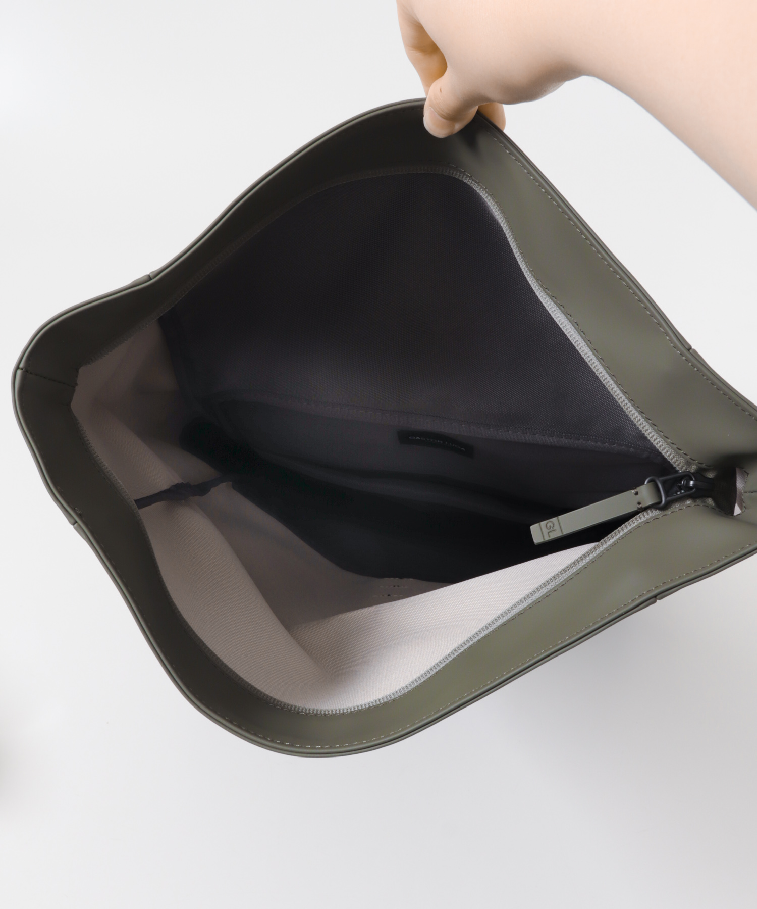 『WEB/一部店舗限定』GASTON LUGA　Splash Rolltop 16 OLIVE One