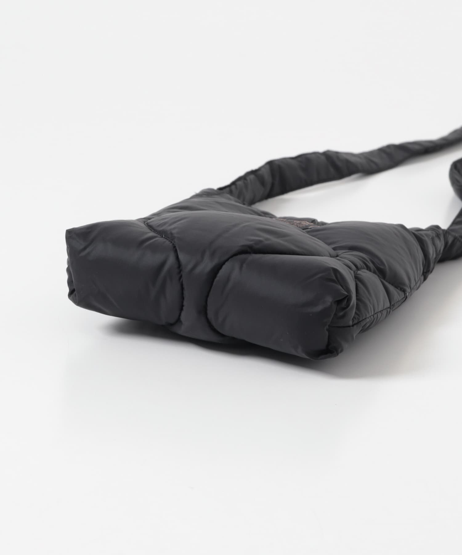 TAION　ミリタリークロスボディダウンバッグS BLACK One