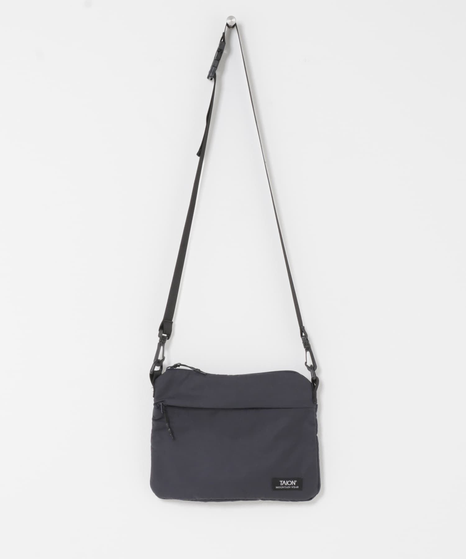 TAION　マウンテンサコッシュ NAVY One