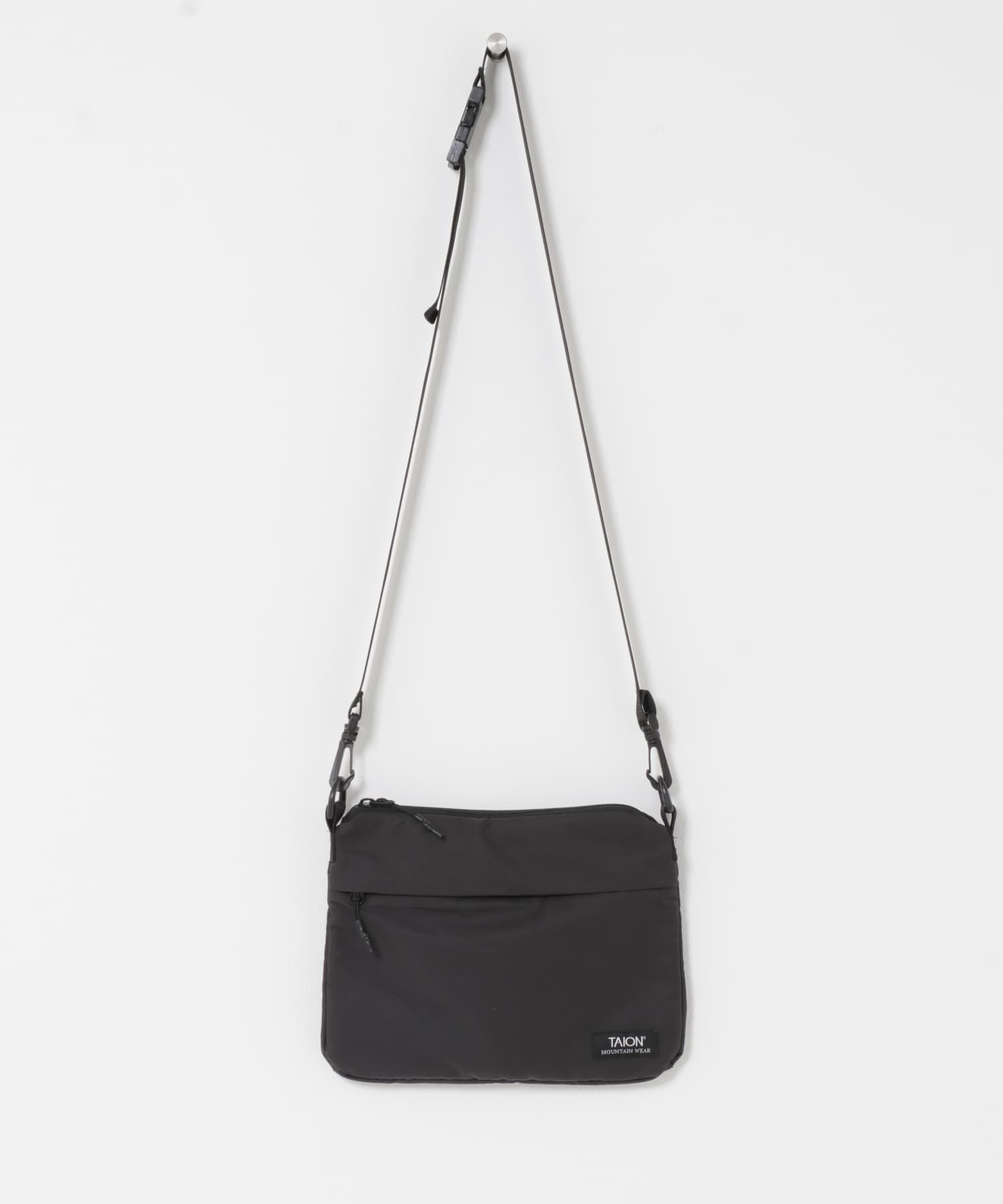 TAION　マウンテンサコッシュ BLACK One
