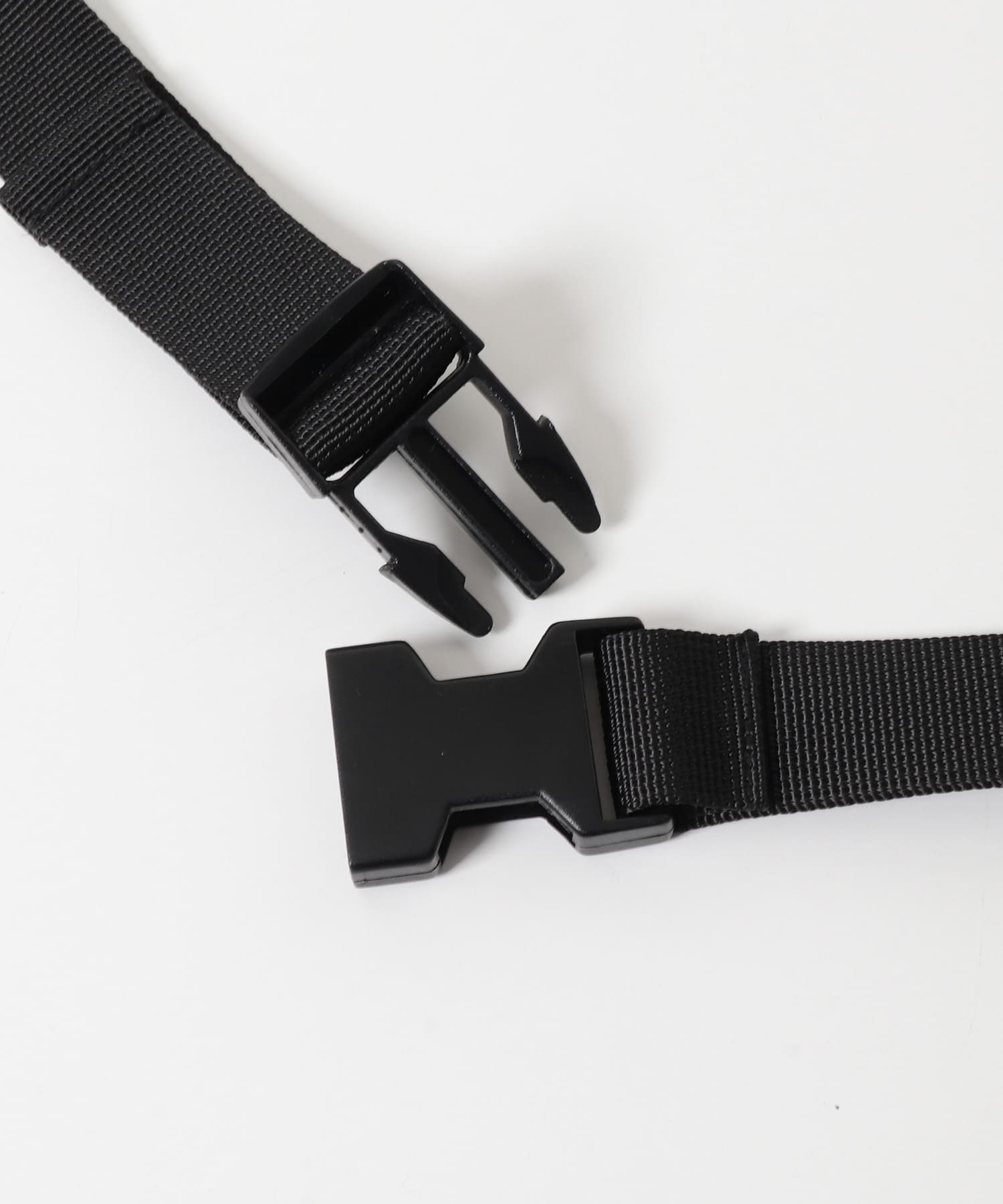 TAION　マウンテンサコッシュ BLACK One