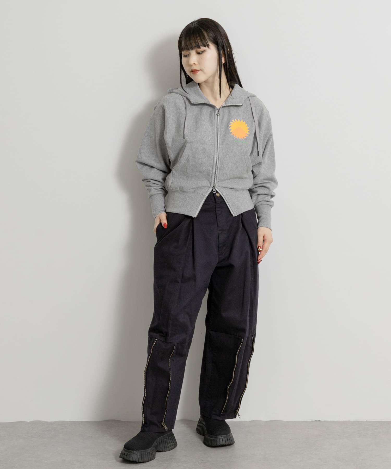 GRAY