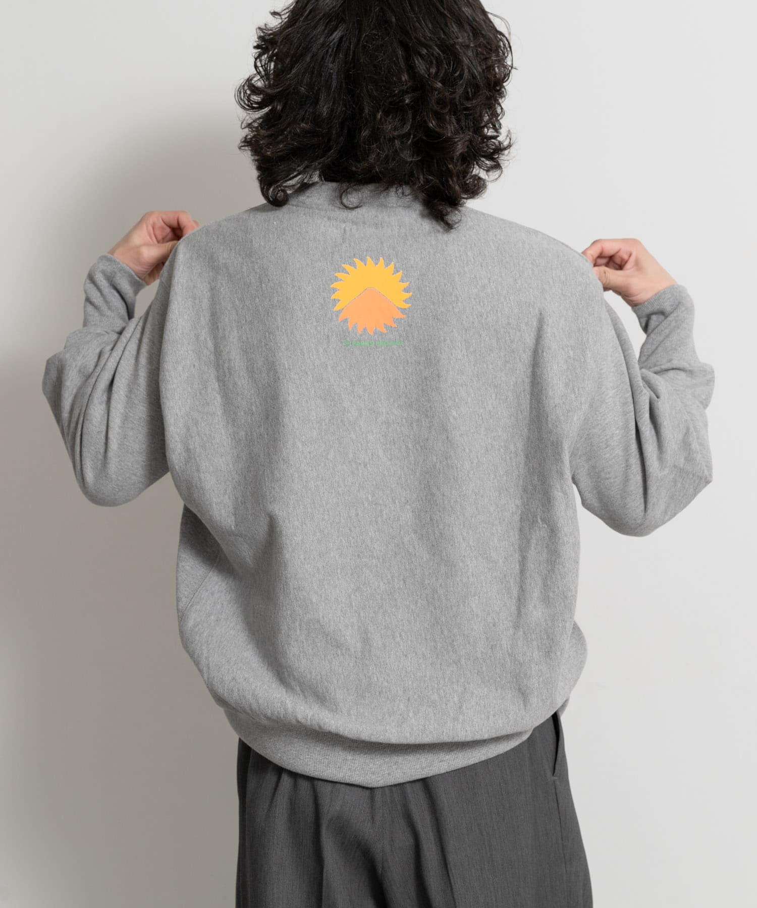 GRAY