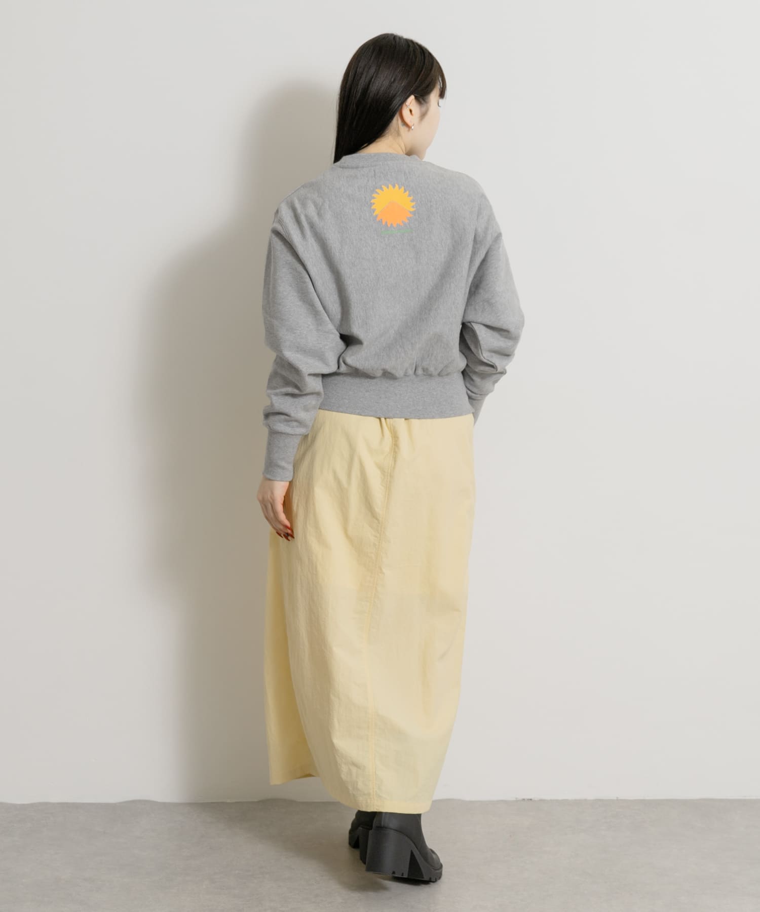 GRAY