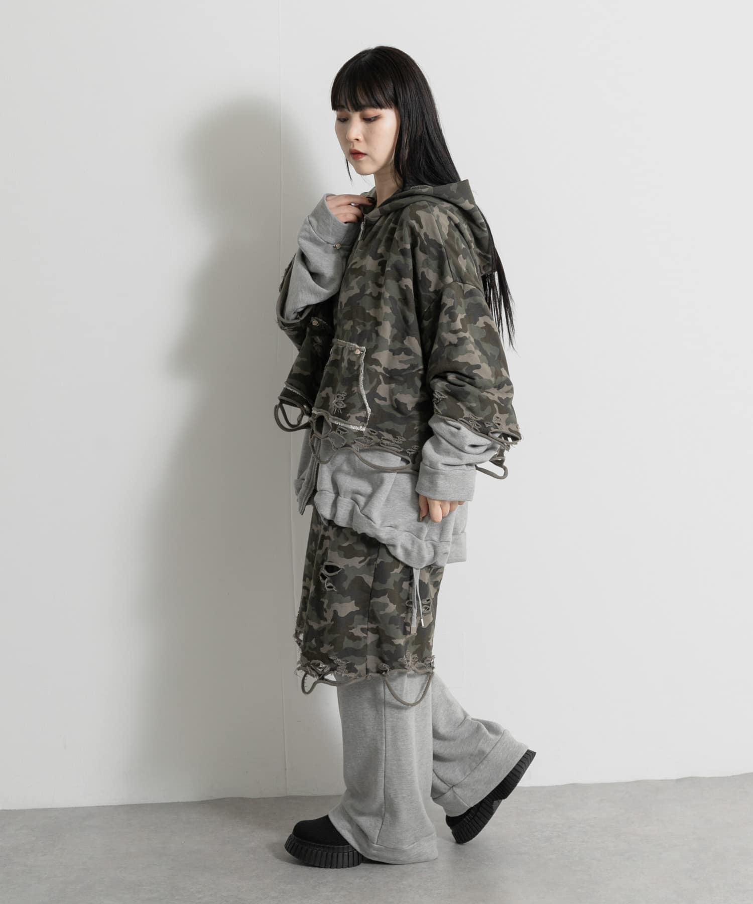 GRAY