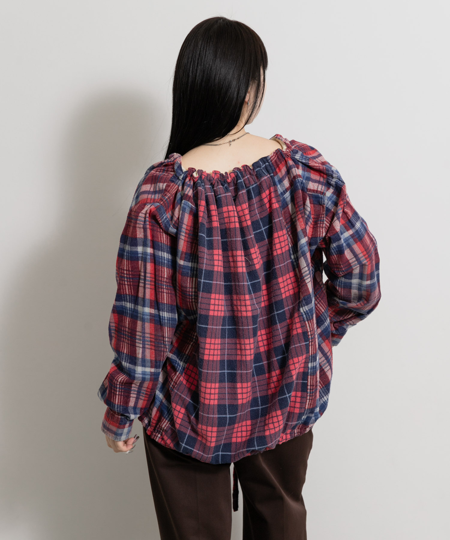 身長 : 156cm サイズ : one