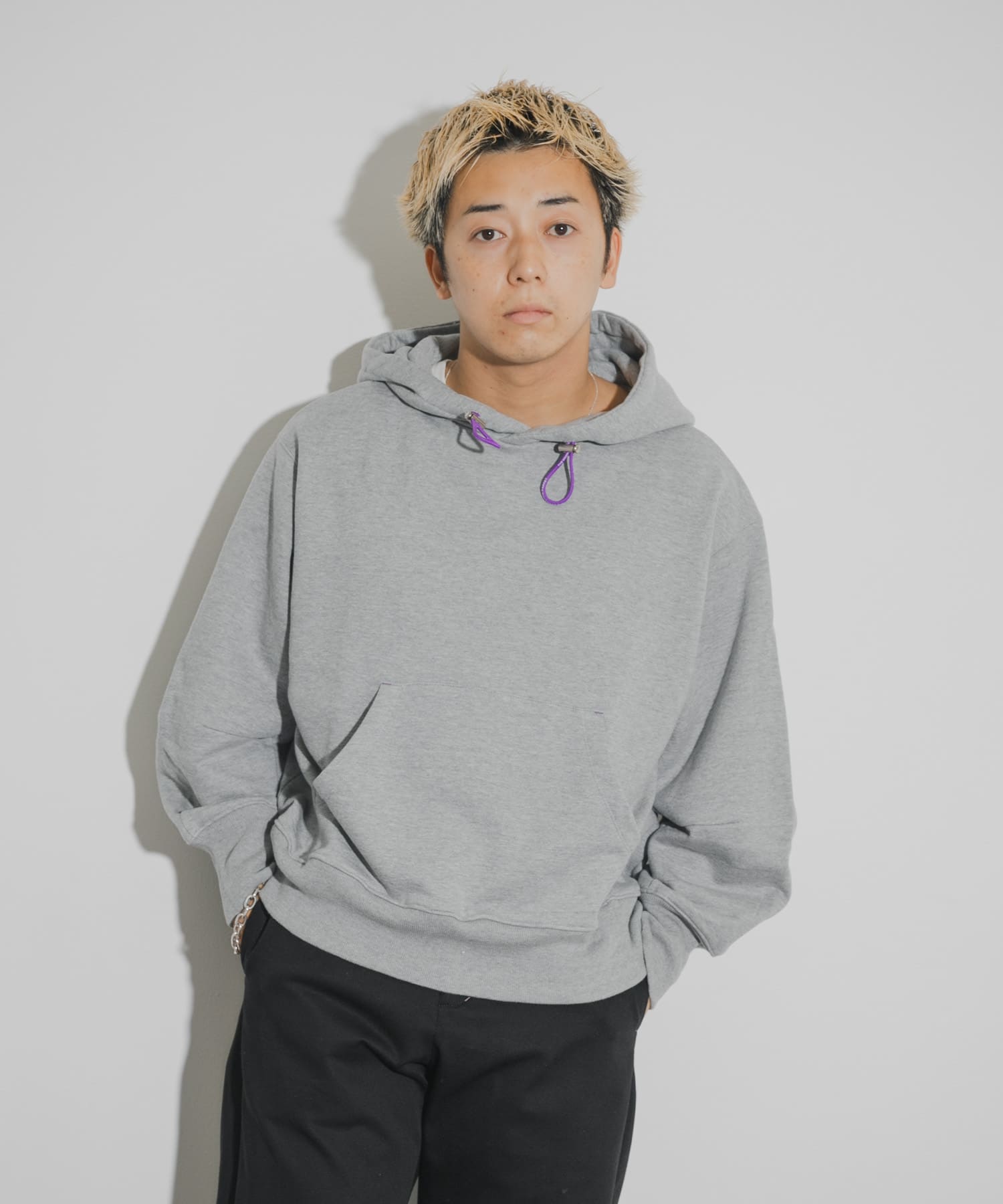 GRAY