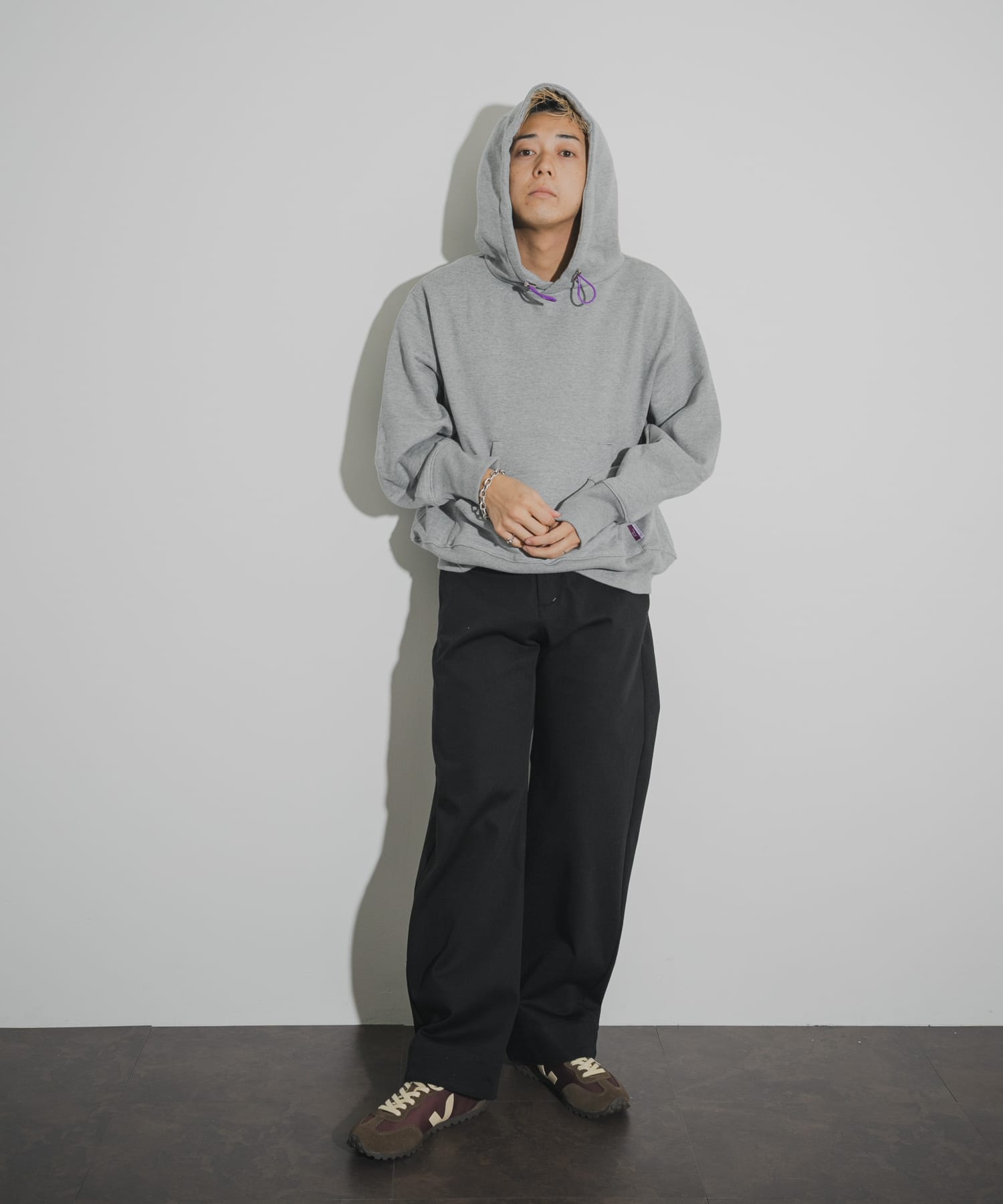 GRAY