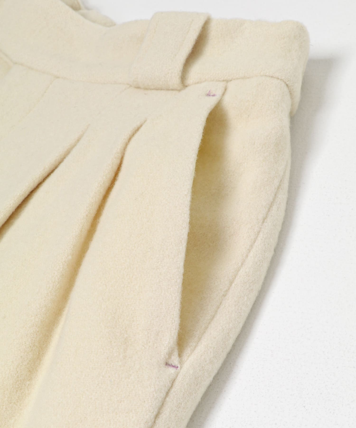 cwtch　WOOL SLIT WIDE PANTS IVORY FREE