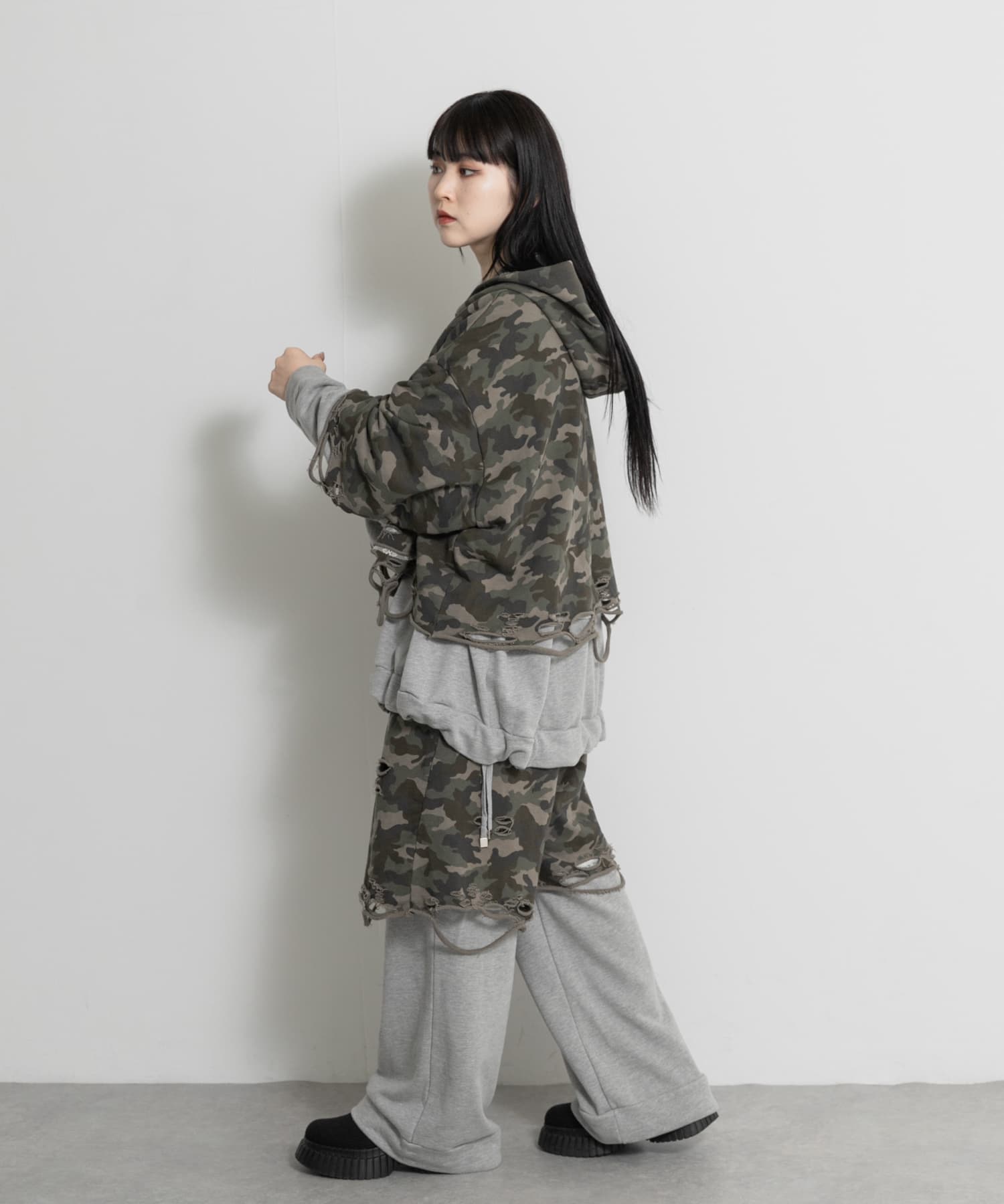 neith.tokyo Layered Crush Hoodie(Free Camo×Gray): トップス｜URBAN