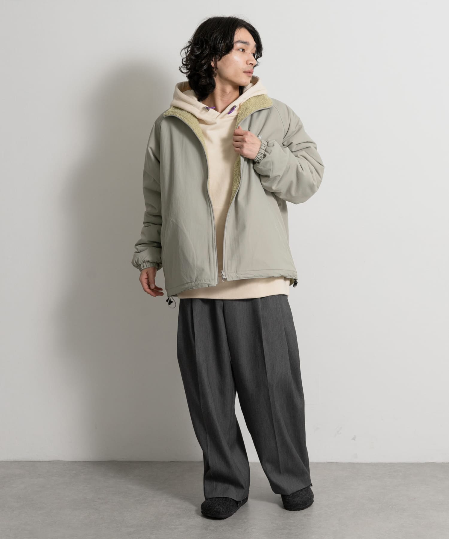 GRAY