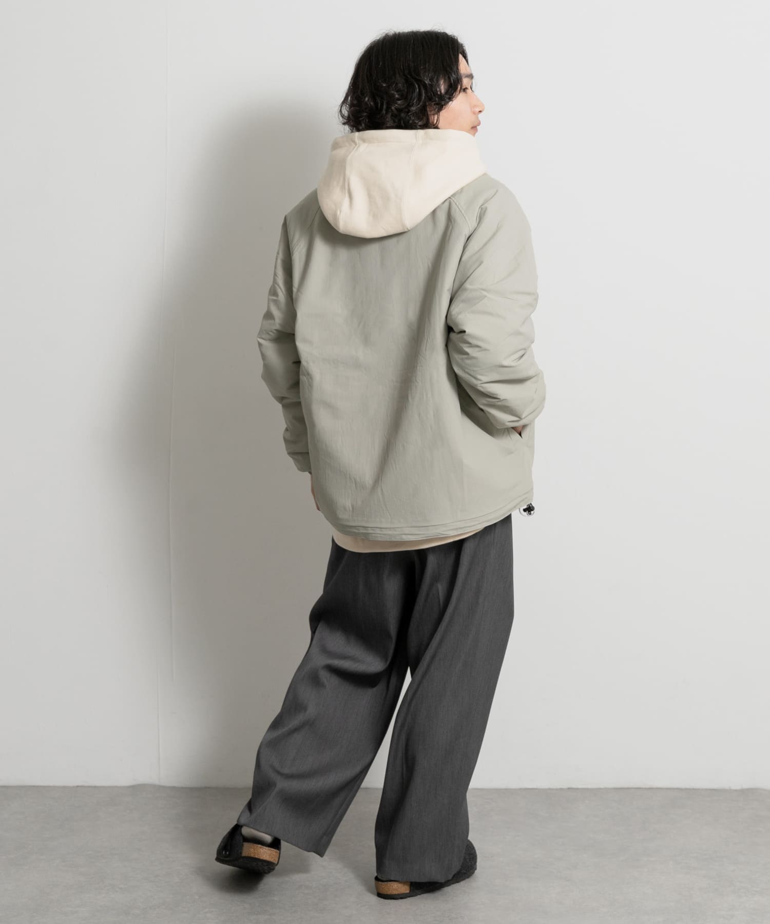 GRAY