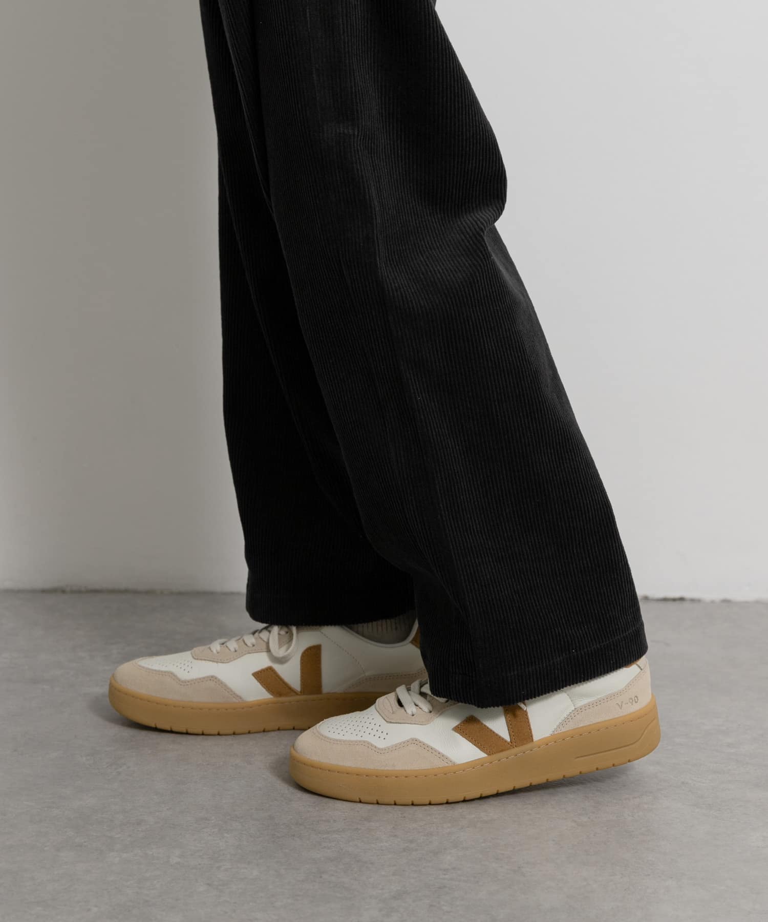 veja　V90 pure camel almond CAMEL 41