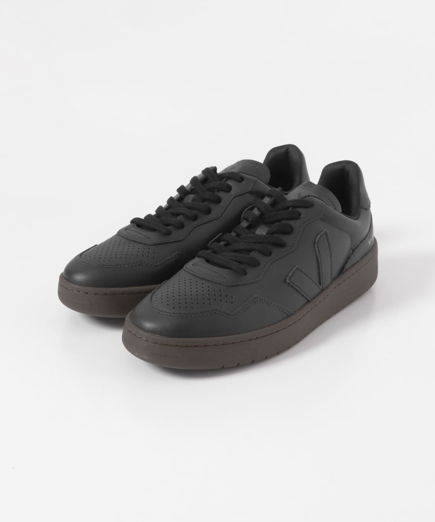 veja　V90 full-black eagle BLACK 36