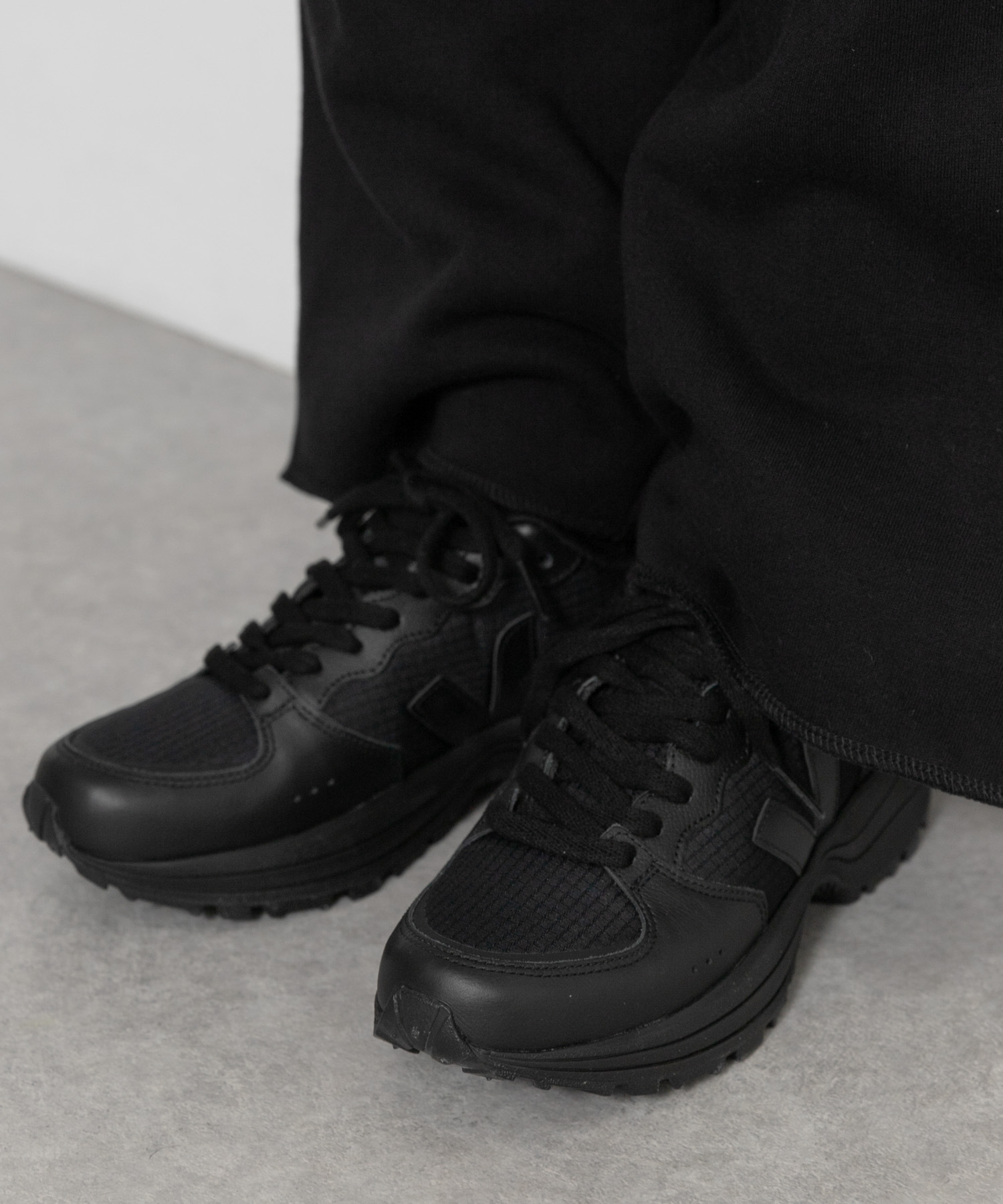 veja　VENTURI II full-black BLACK 37