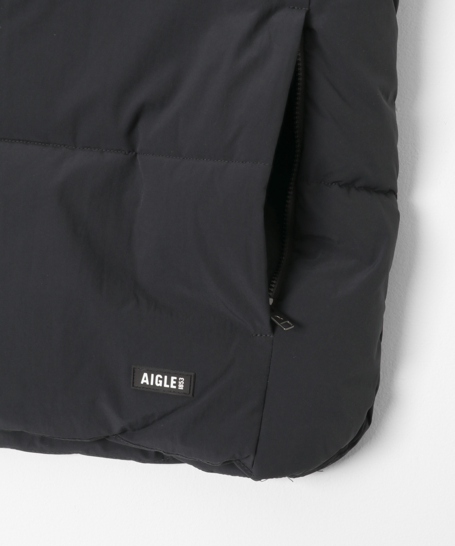 AIGLE　撥水 インサレーション ノースリーブパフジャケット NOIR 36
