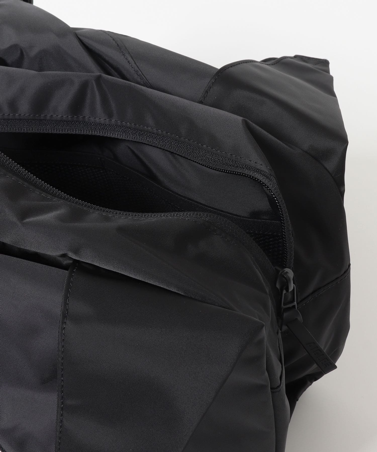 AIGLE　アーバン ショルダーバッグ NOIR one