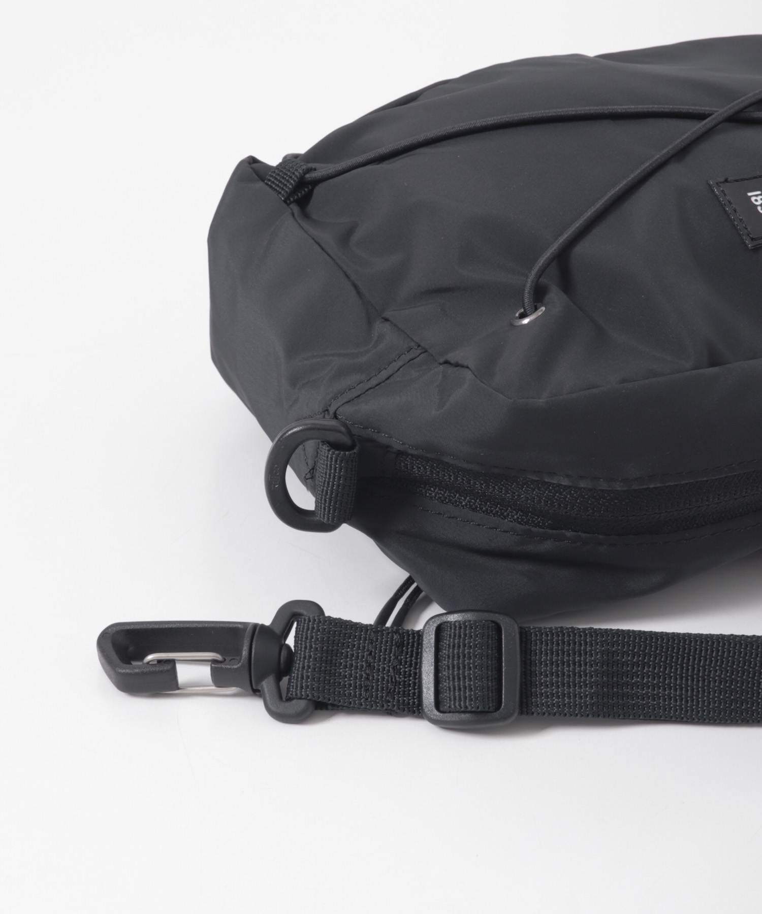 AIGLE　パッカブル ミニショルダーバッグ NOIR one