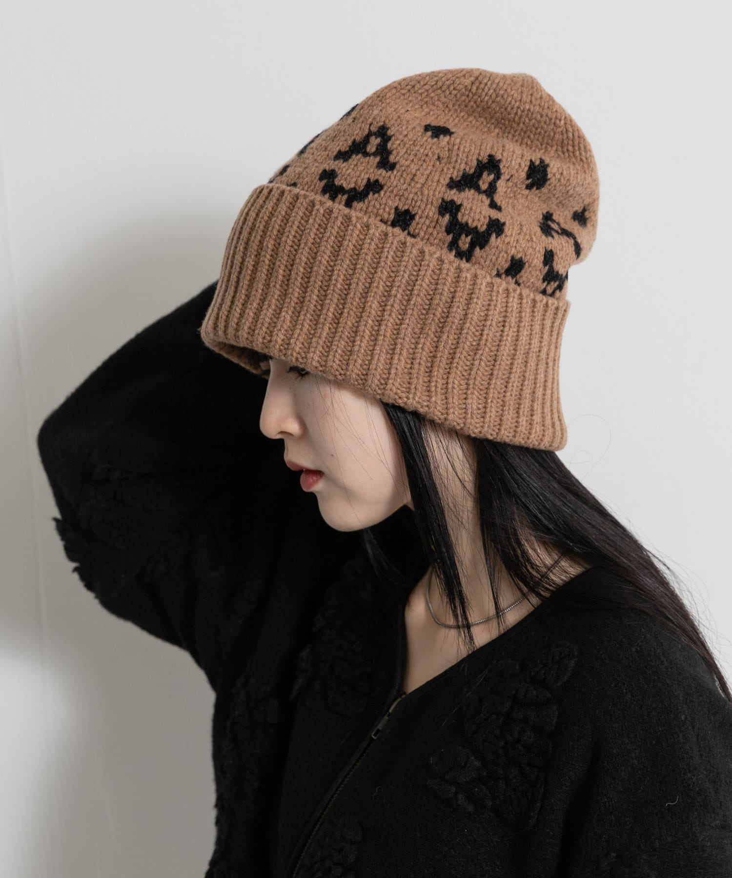 AIGLE EXPERIENCE BY ETUDES STUDIO　スノーフレーク ビーニー ESPRESSO one
