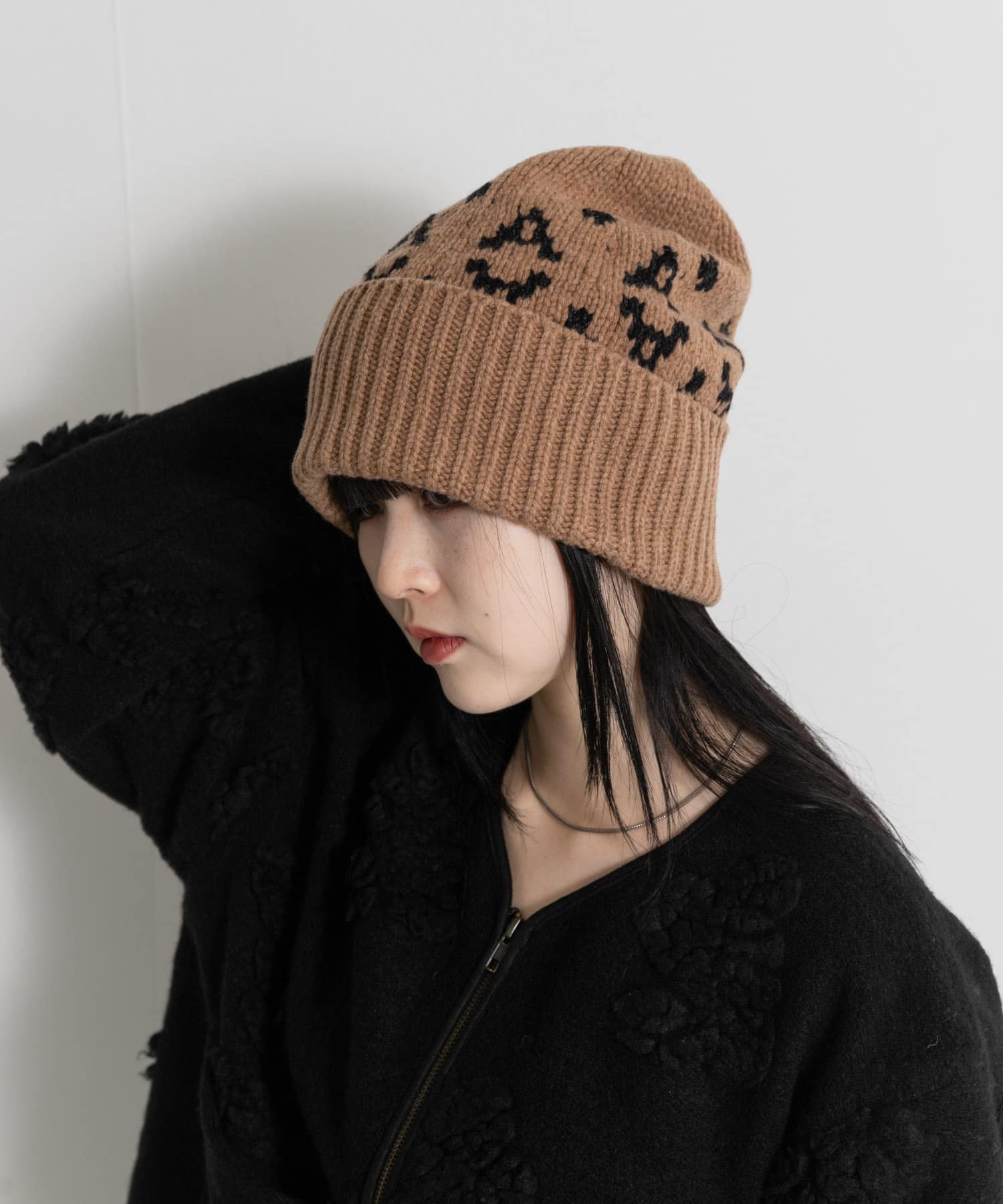 AIGLE EXPERIENCE BY ETUDES STUDIO　スノーフレーク ビーニー ESPRESSO one