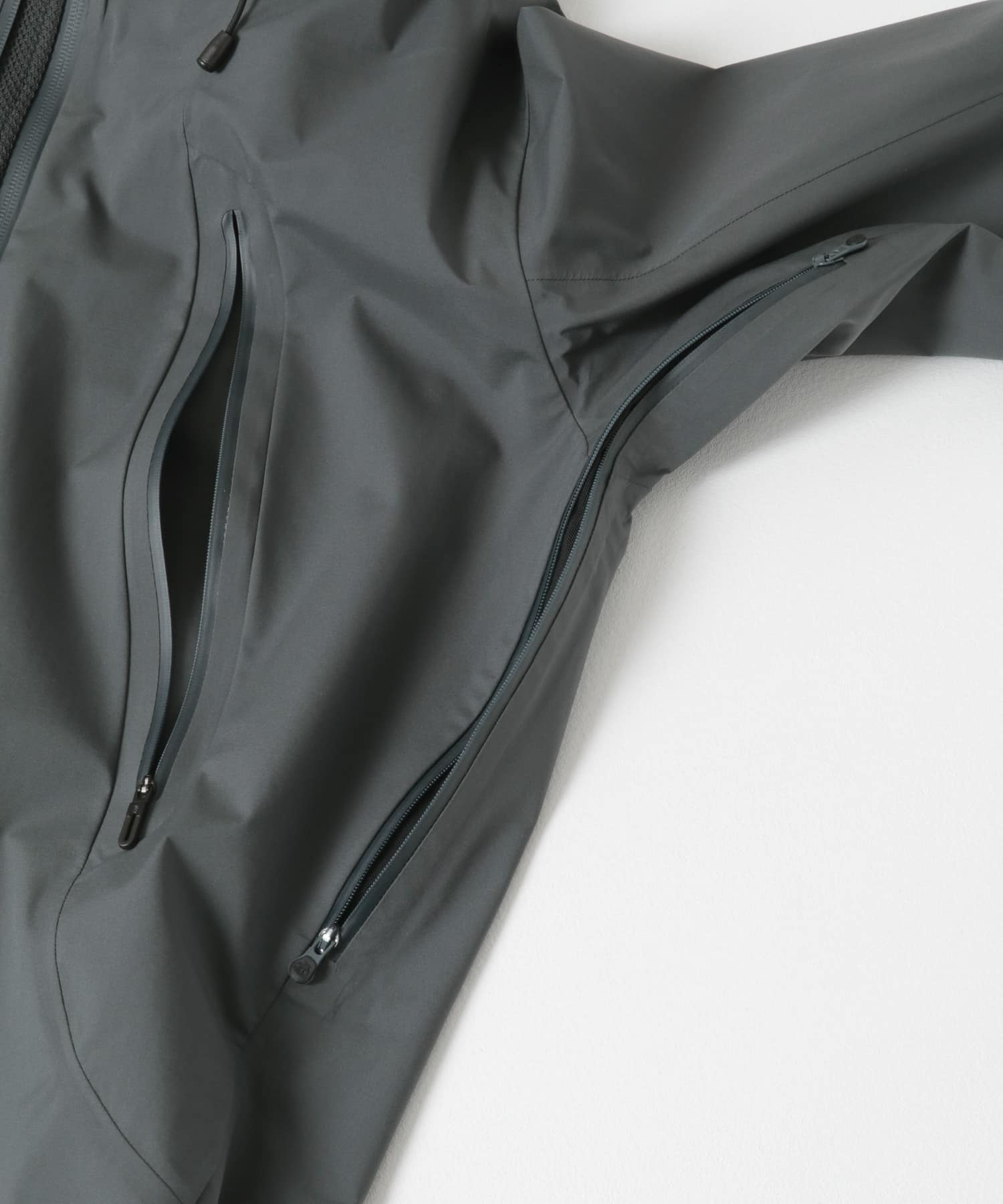 『別注』DESCENTE ALLTERRAIN×URBAN RESEARCH　CREAS GRAPHITE M