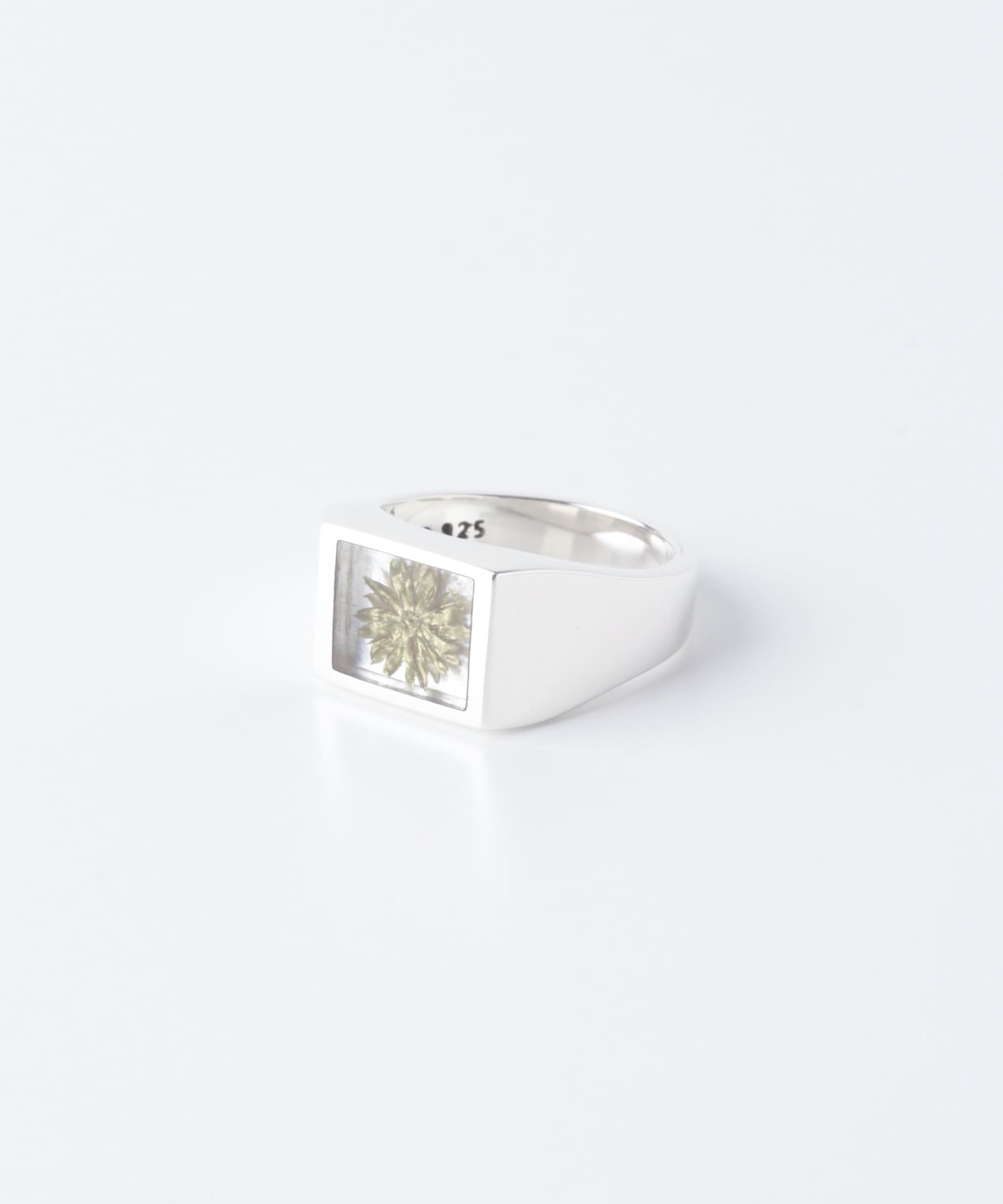 XOLO　SIGNET RING WITH GRAY SILVER L