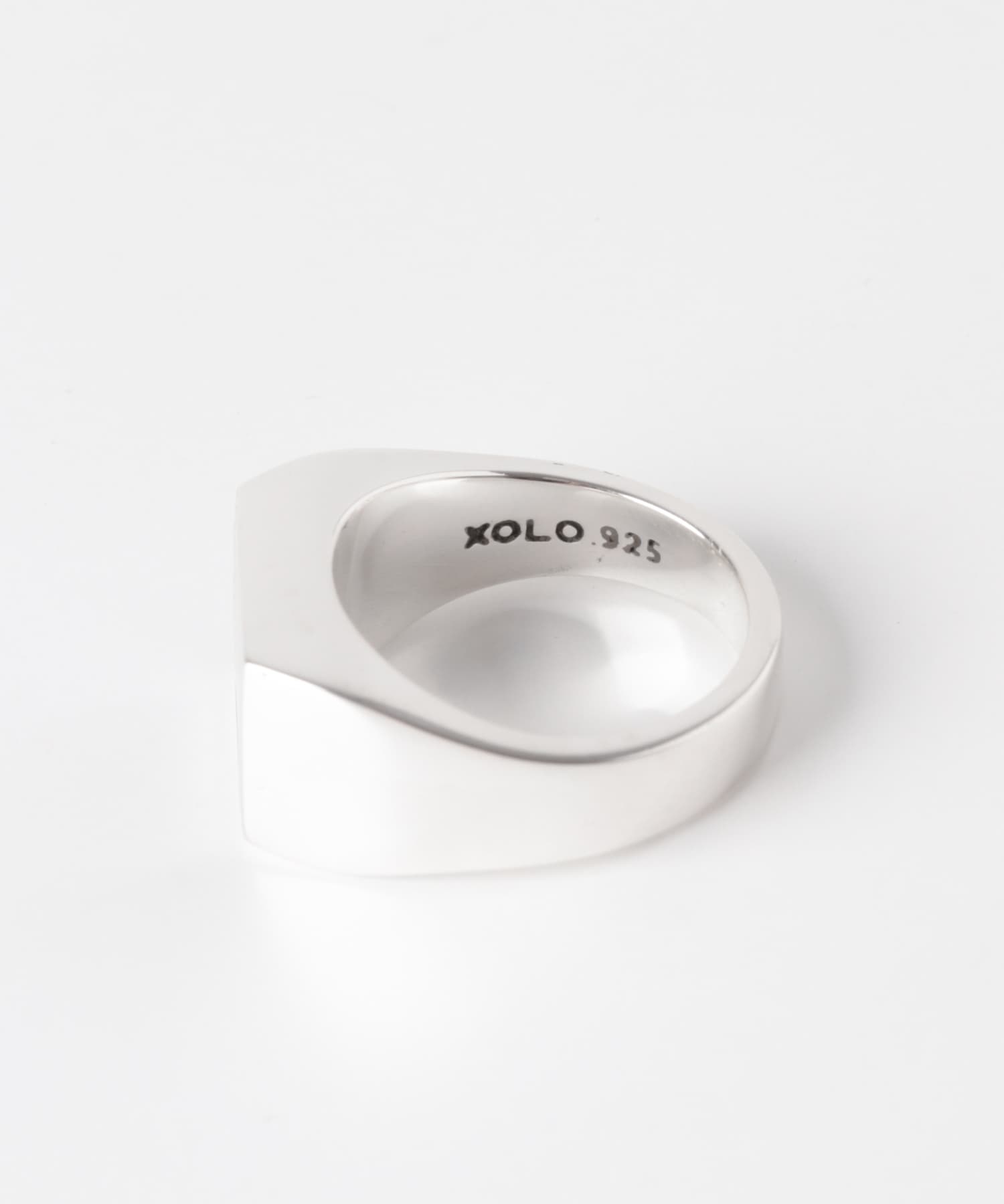 XOLO　SIGNET RING WITH BLACK SILVER L
