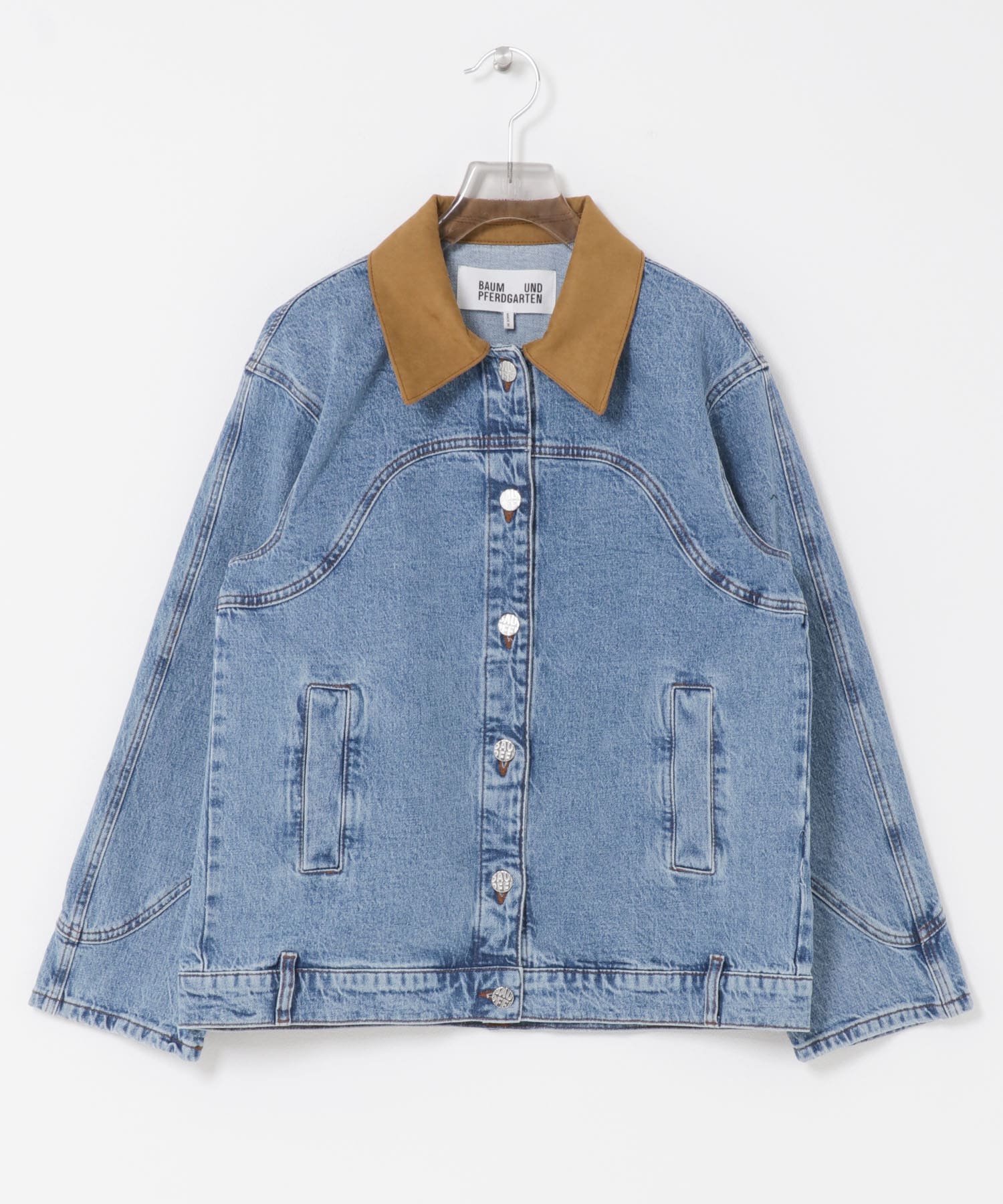 BAUM UND PFERDGARTEN　BAYSON