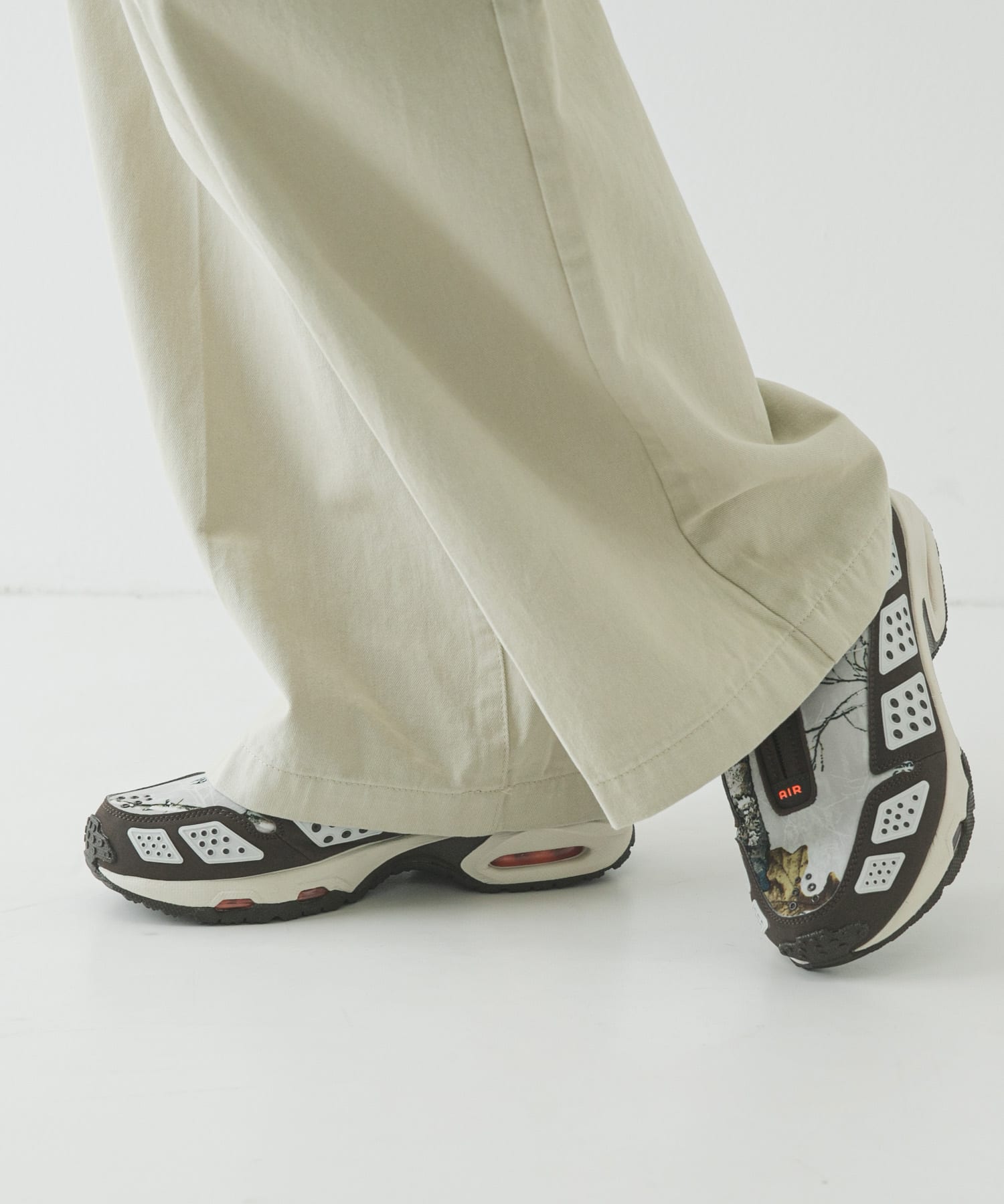 NIKE　エア マックス SNDR