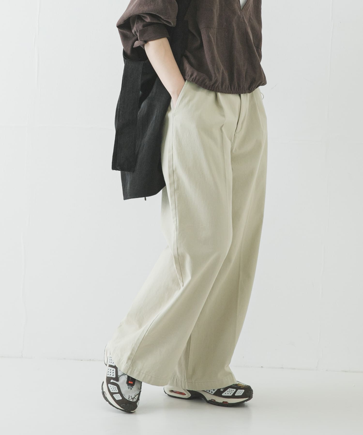 NIKE　エア マックス SNDR LT OREWOOD 23.5