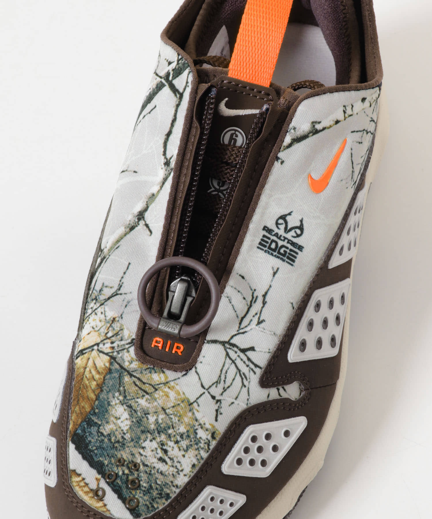 NIKE　エア マックス SNDR LT OREWOOD 23.5