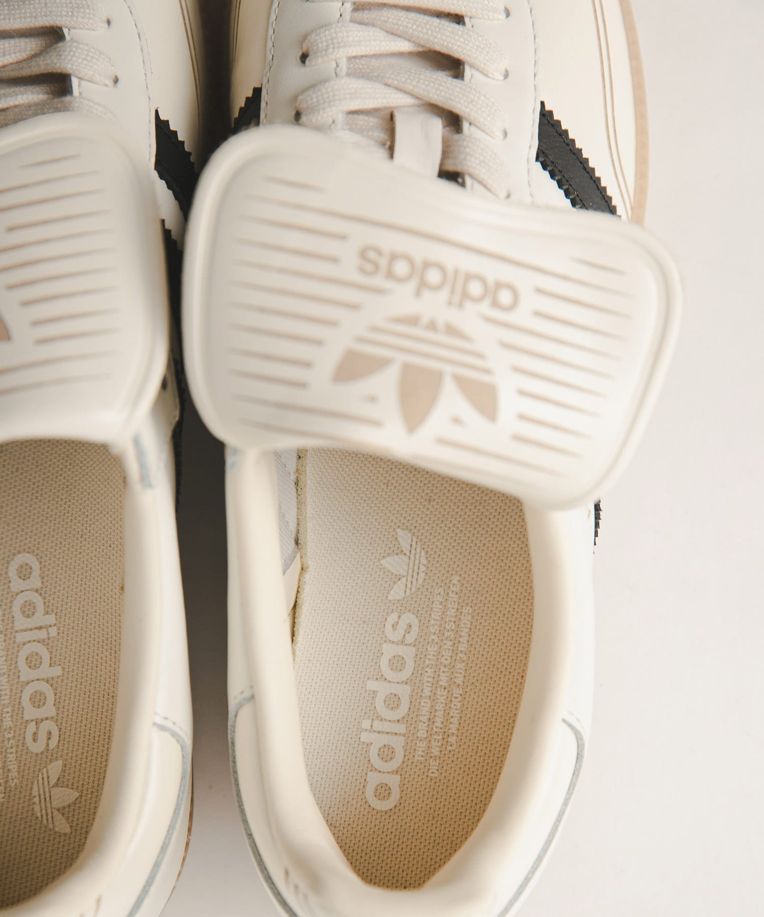 adidas　EXCLUSIVE SAMBA LT コアホワイト 23