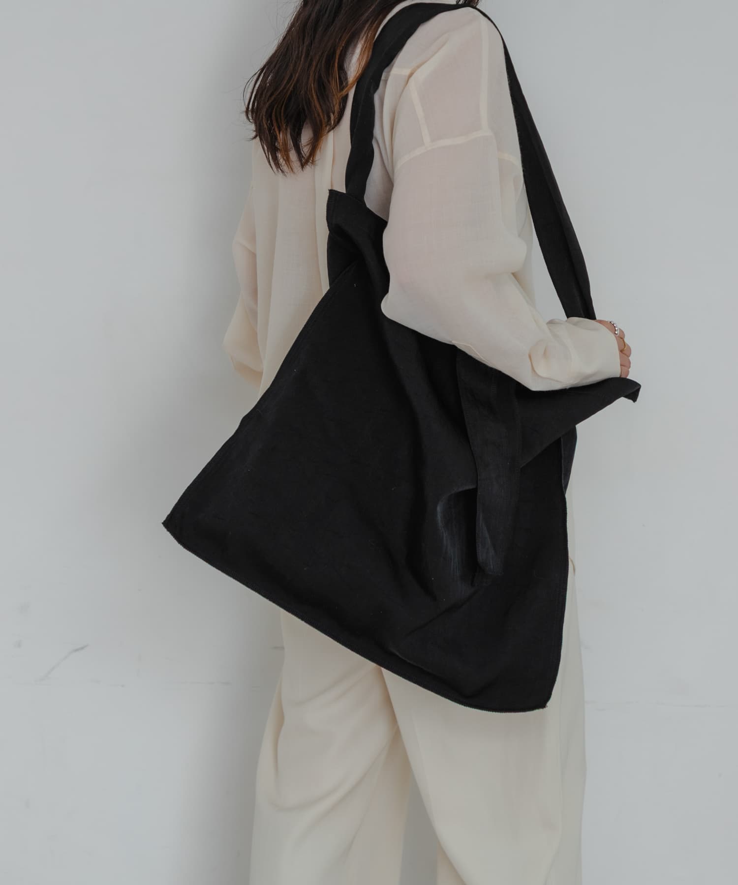 『一部別注カラー』ITTI　MARY INSIDE OUT TOTE- L BLACK -