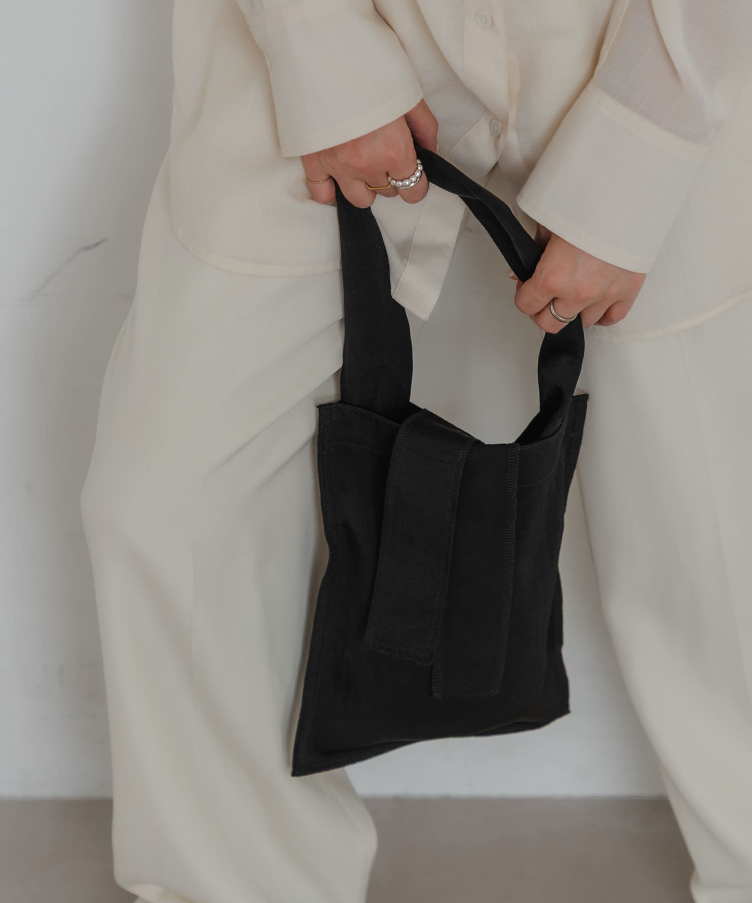 『一部別注カラー』ITTI　MARY INSIDE OUT TOTE- S BLACK -