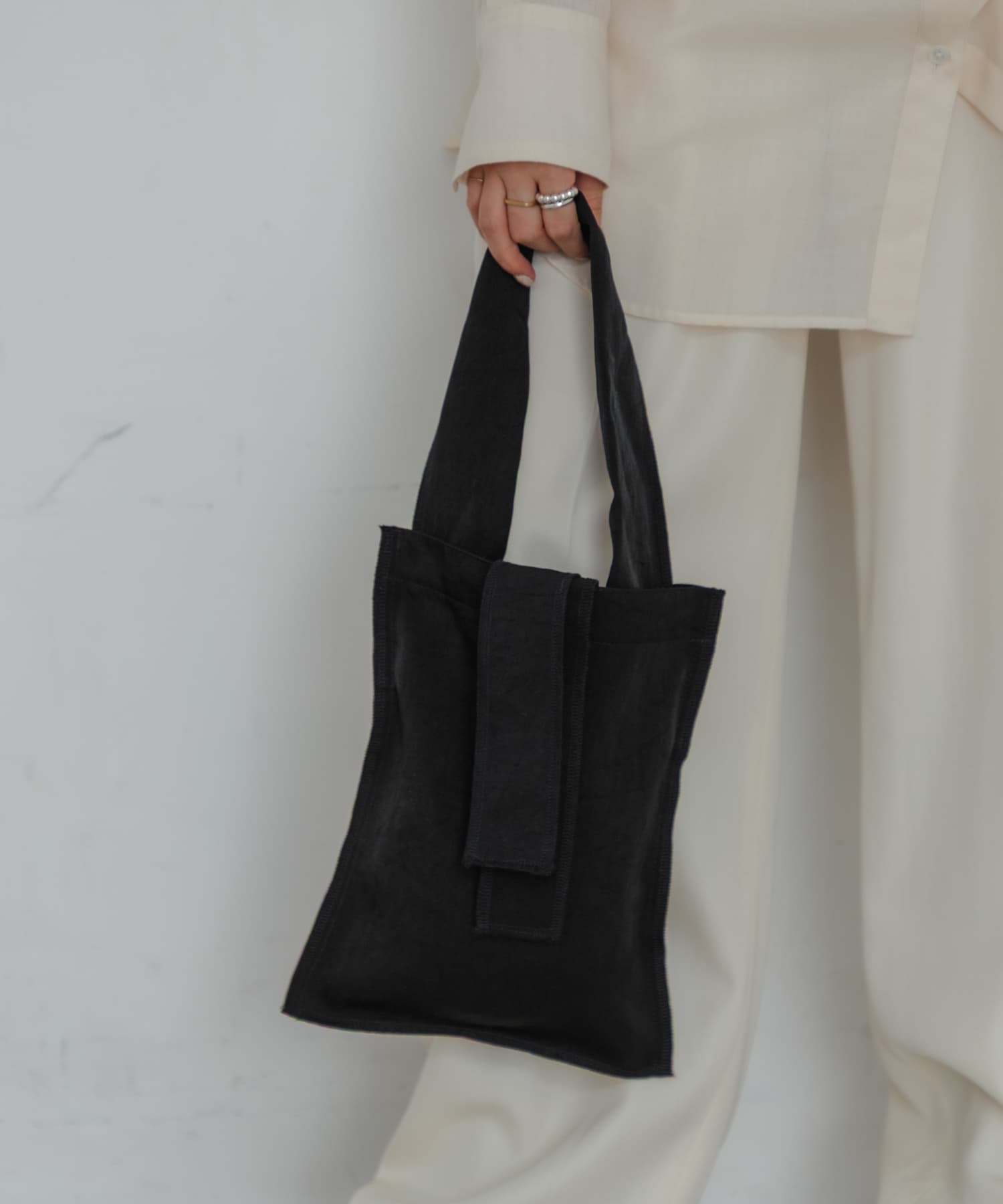 『一部別注カラー』ITTI　MARY INSIDE OUT TOTE- S BLACK -