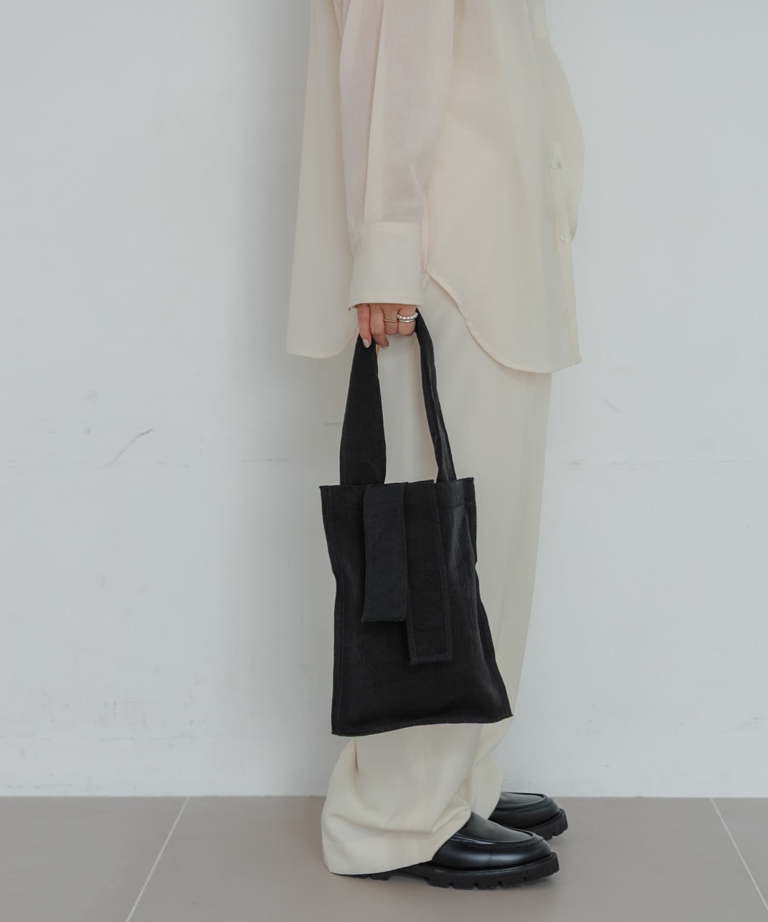 『一部別注カラー』ITTI　MARY INSIDE OUT TOTE- S BLACK -